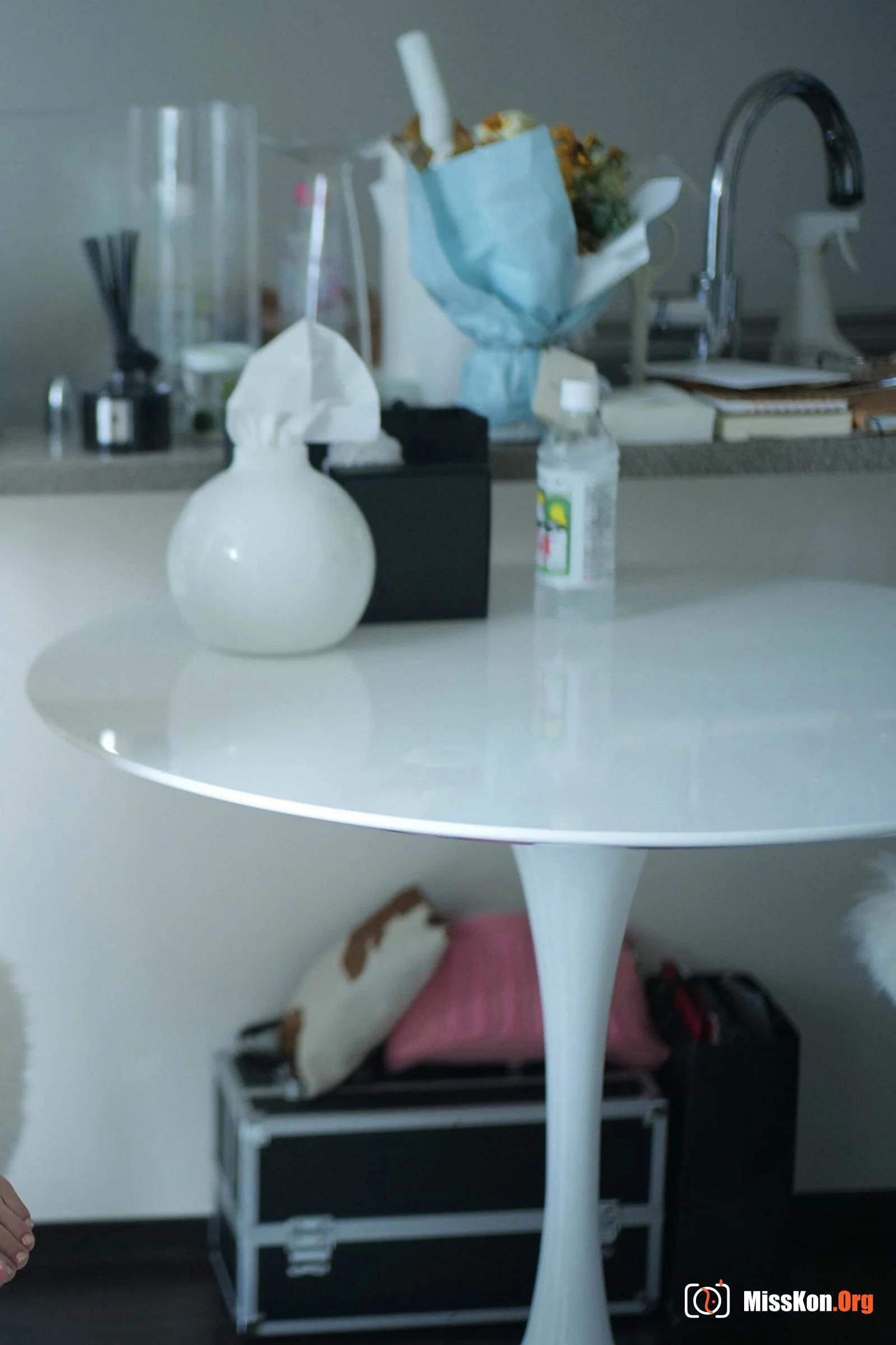 MINAMO: Would you like to do it in your private room? - Photo 2