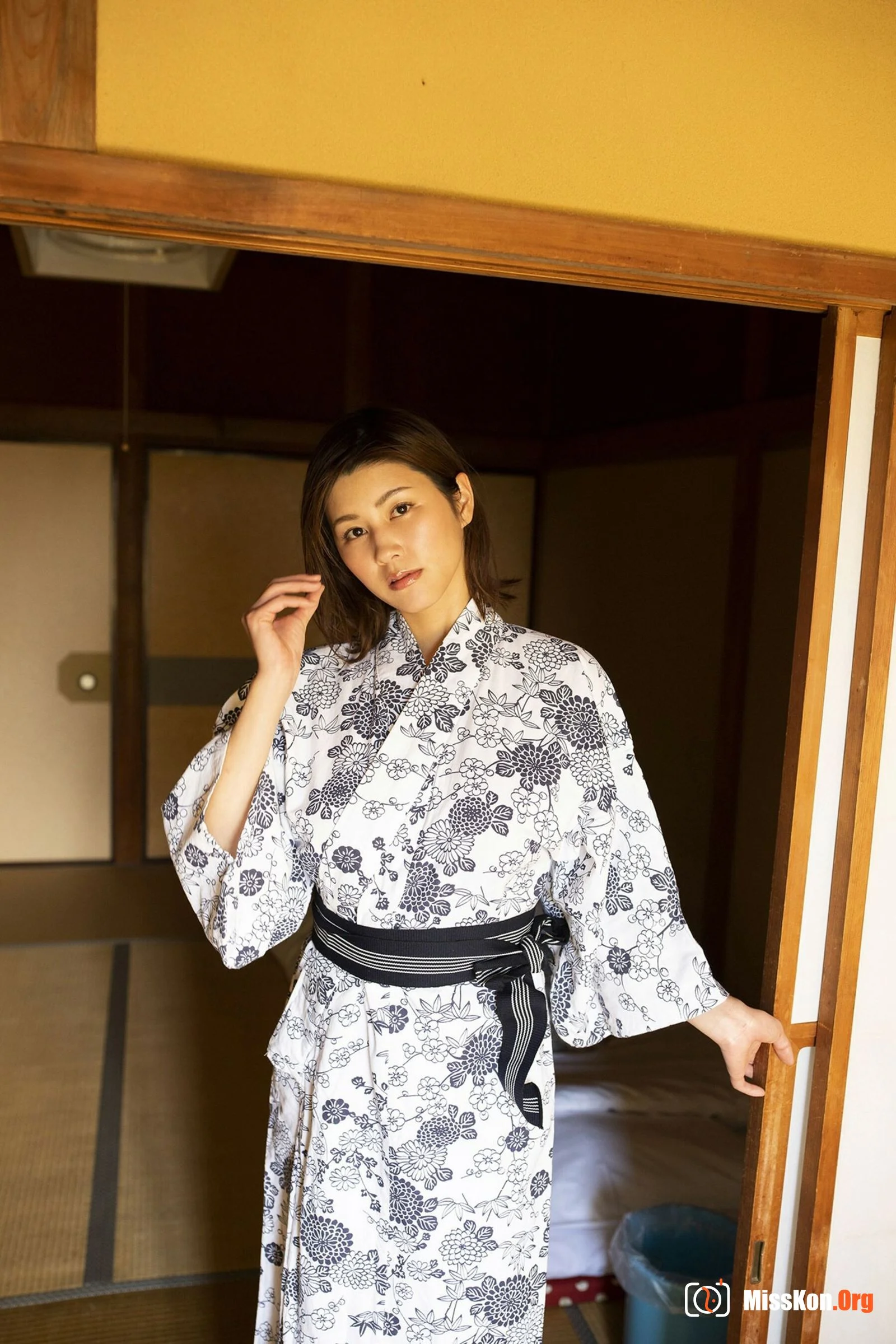 Minosuzume: Diary of an Unfaithful Man - Photo 23