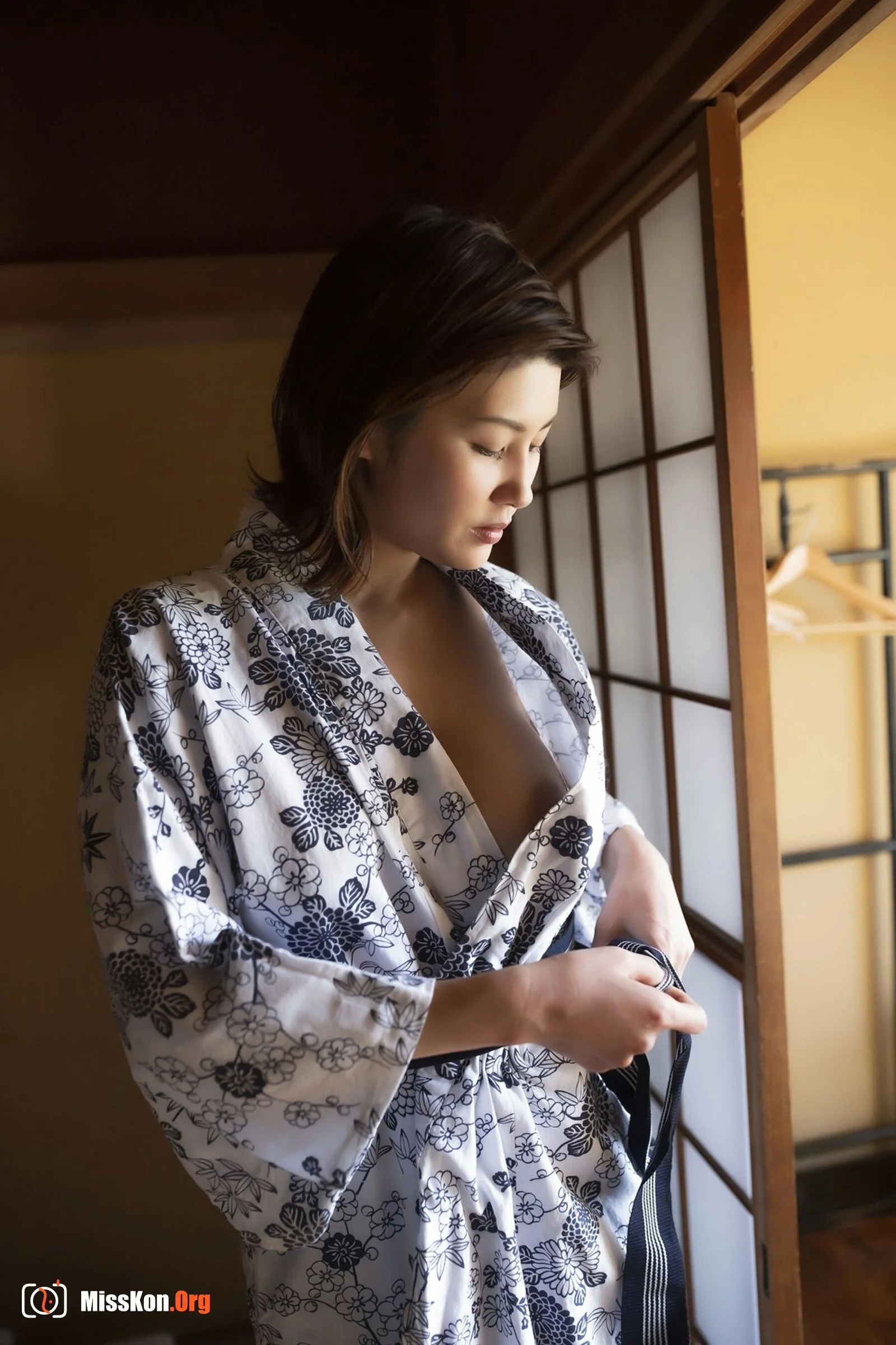 Minosuzume: Diary of an Unfaithful Man - Photo 30