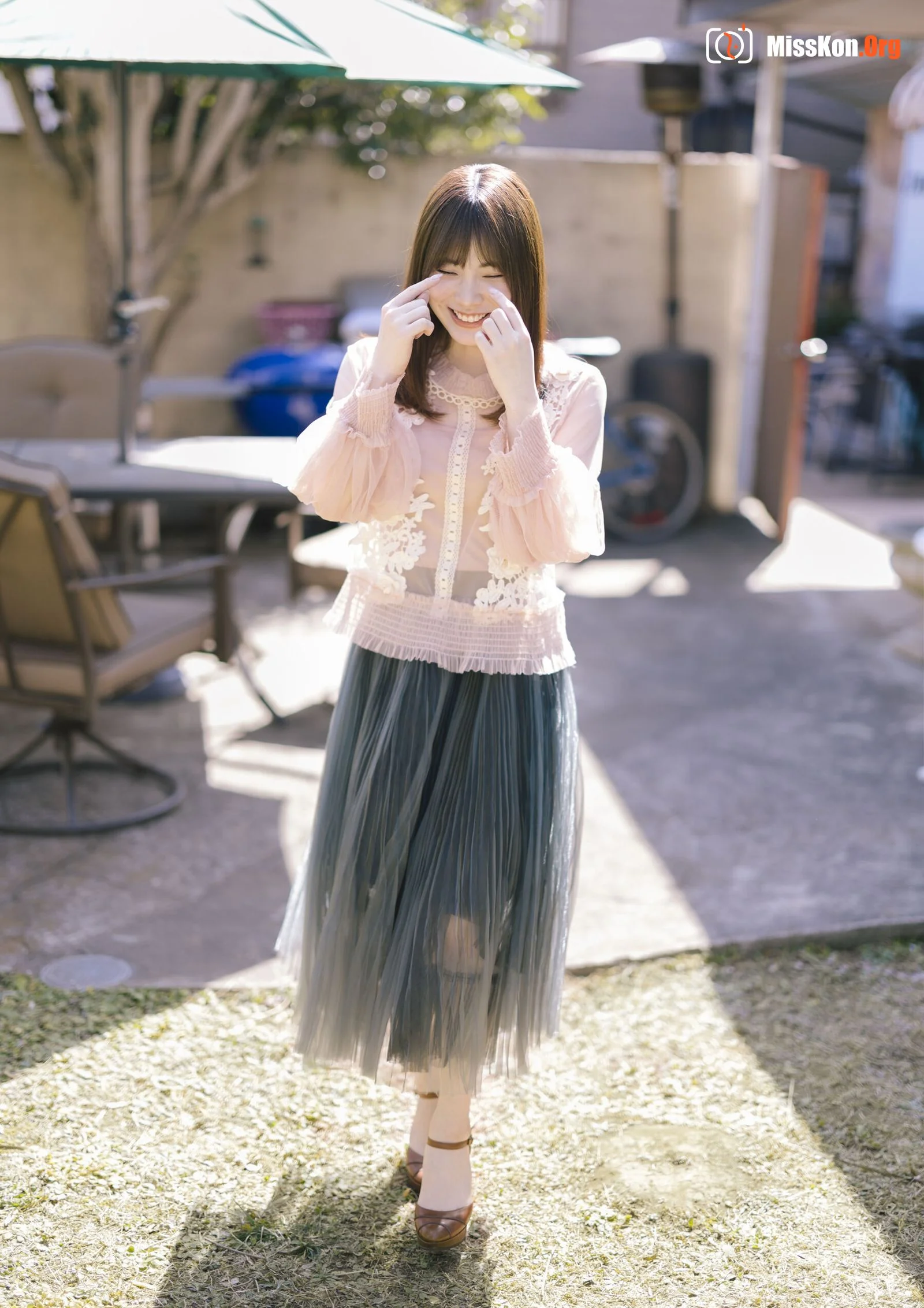 Mio Ishikawa: Mio.dol (Weekly Truth Degitar Photo Album) - Photo 3
