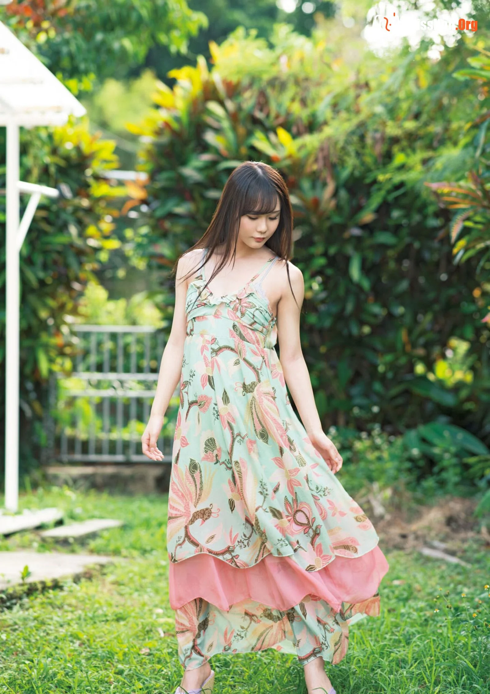 Miru Sakamichi: 1st Photo Album: Pendiente - Photo 4