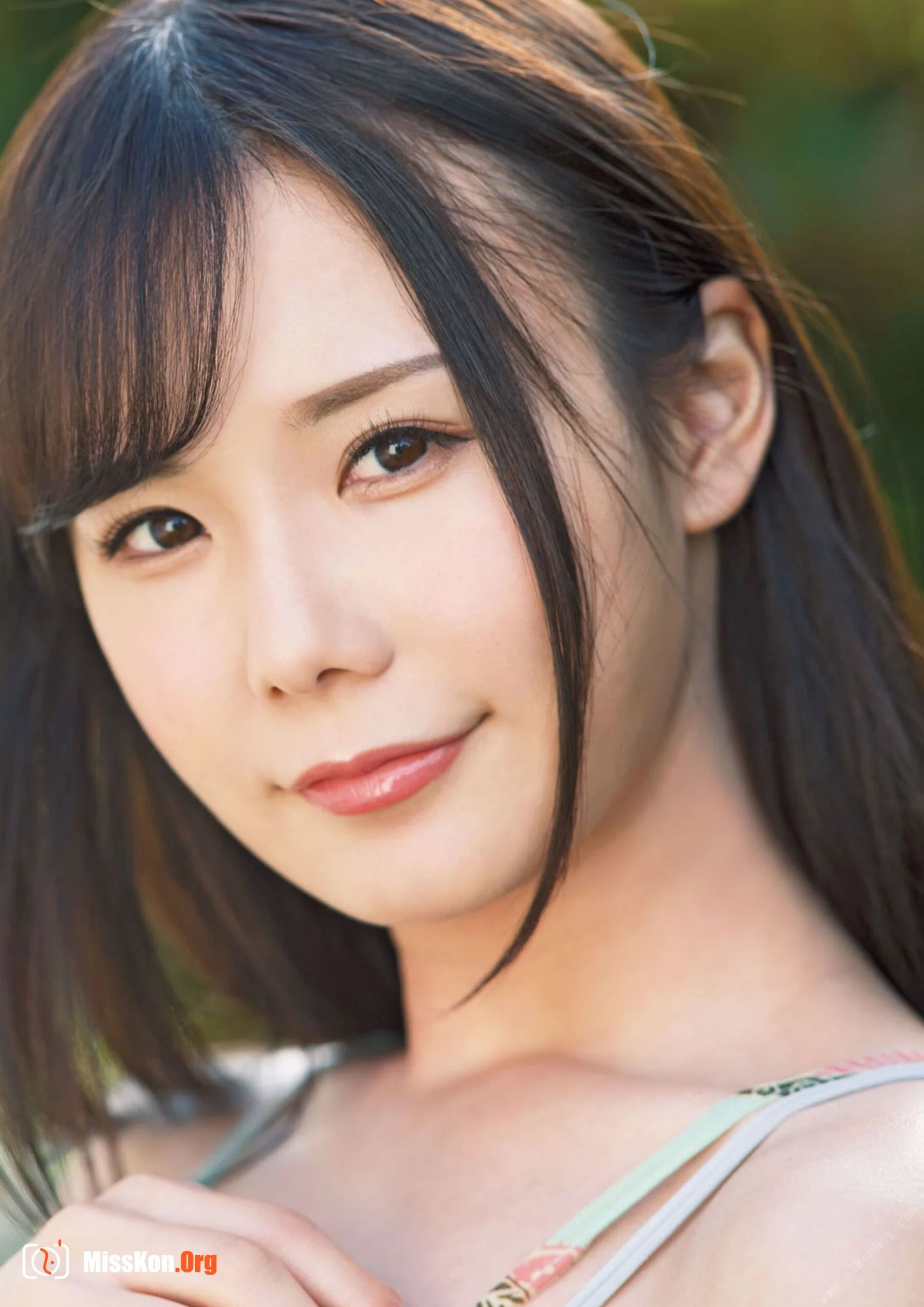 Miru Sakamichi: 1st Photo Album: Pendiente - Photo 7