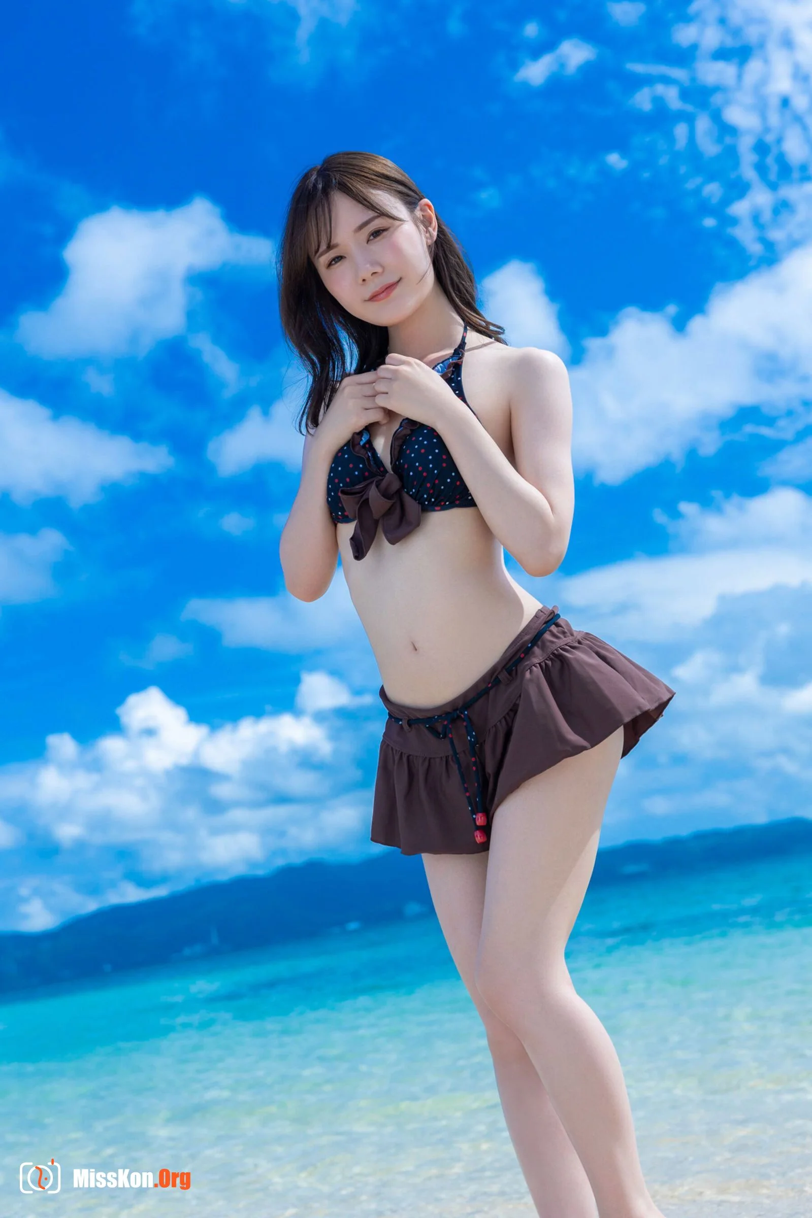 Miru Sakamichi: Milk color - Photo 11