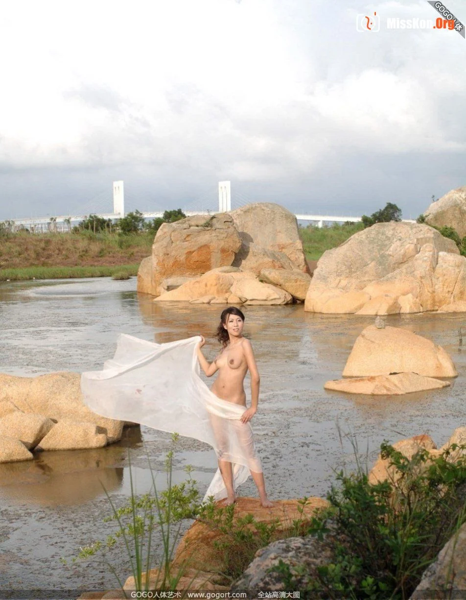Model Sun Di and Fang Fang tourist attraction body art - Photo 13