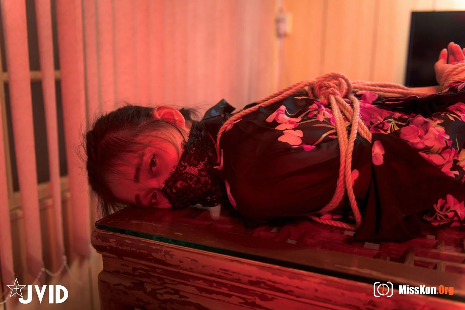 Momai: Forced orgasm - Photo 2