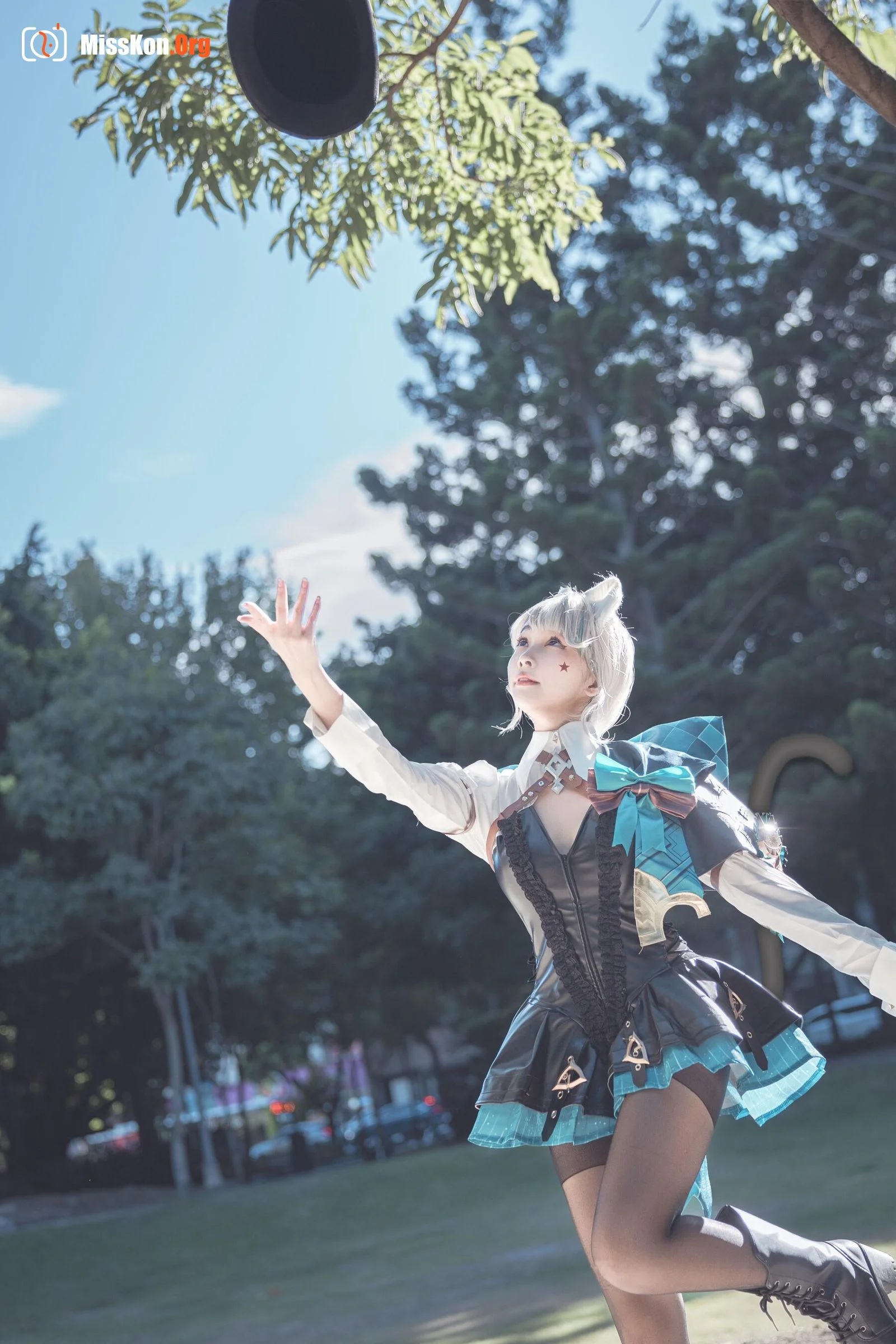 Momo "Genshin: Linnet's Erotic Magic Outdoor" - Photo 3