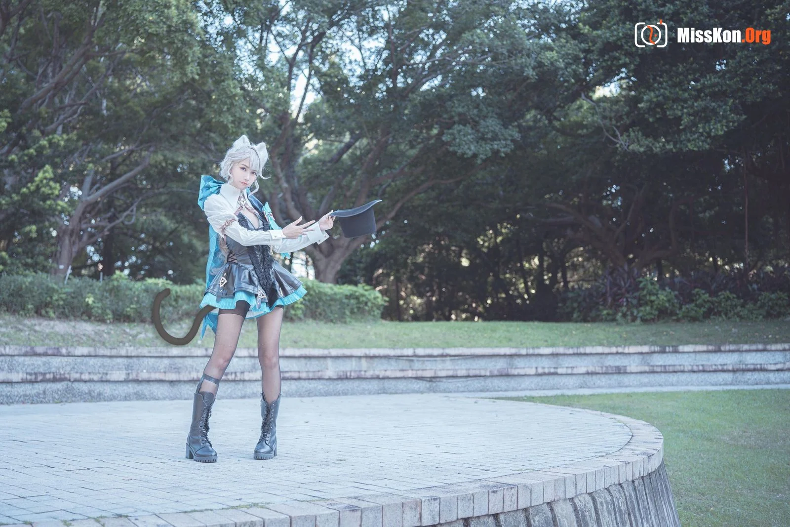 Momo "Genshin: Linnet's Erotic Magic Outdoor" - Photo 5