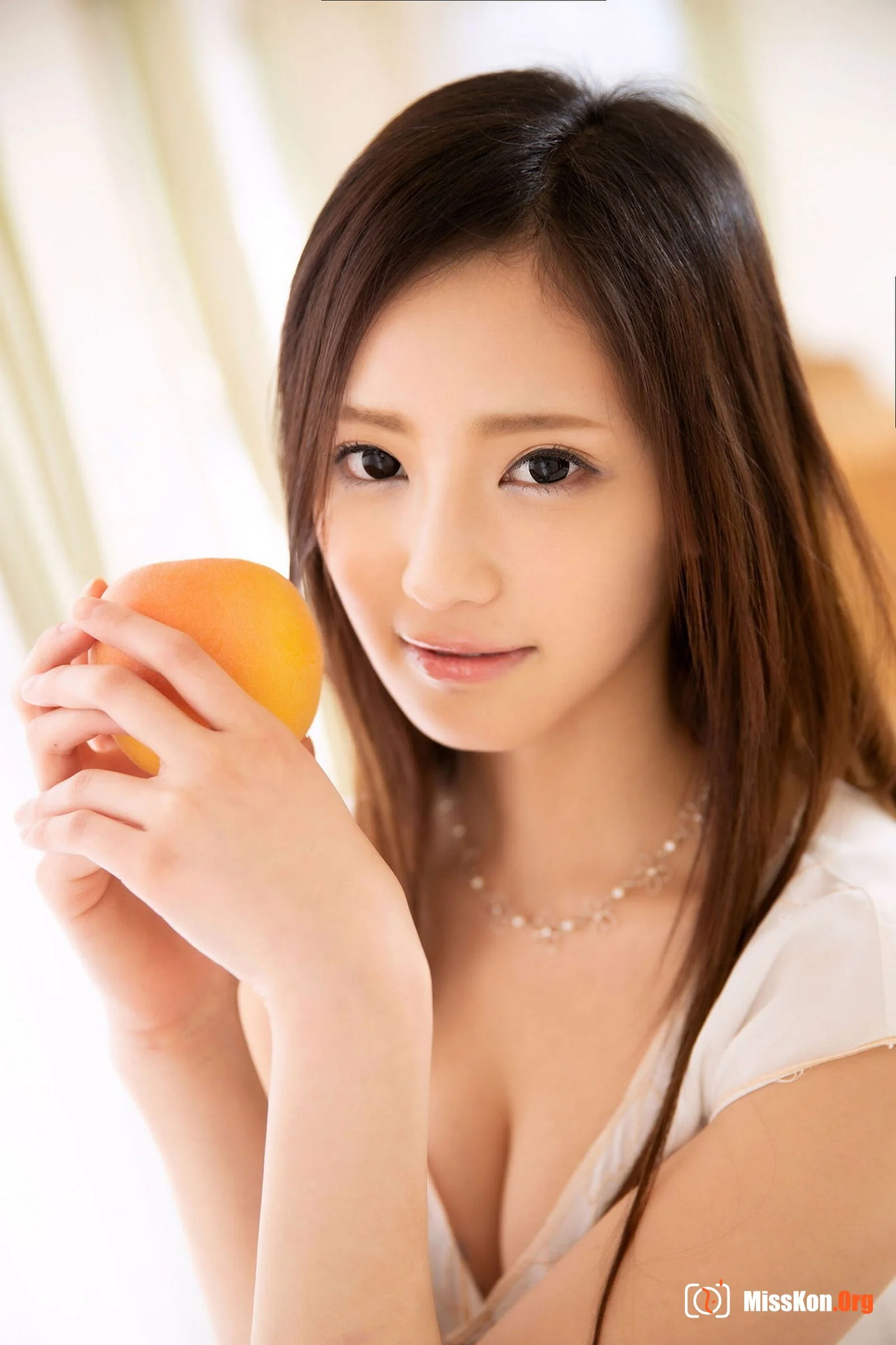 Momotani Erika: Kissing Girlfriend - Photo 7