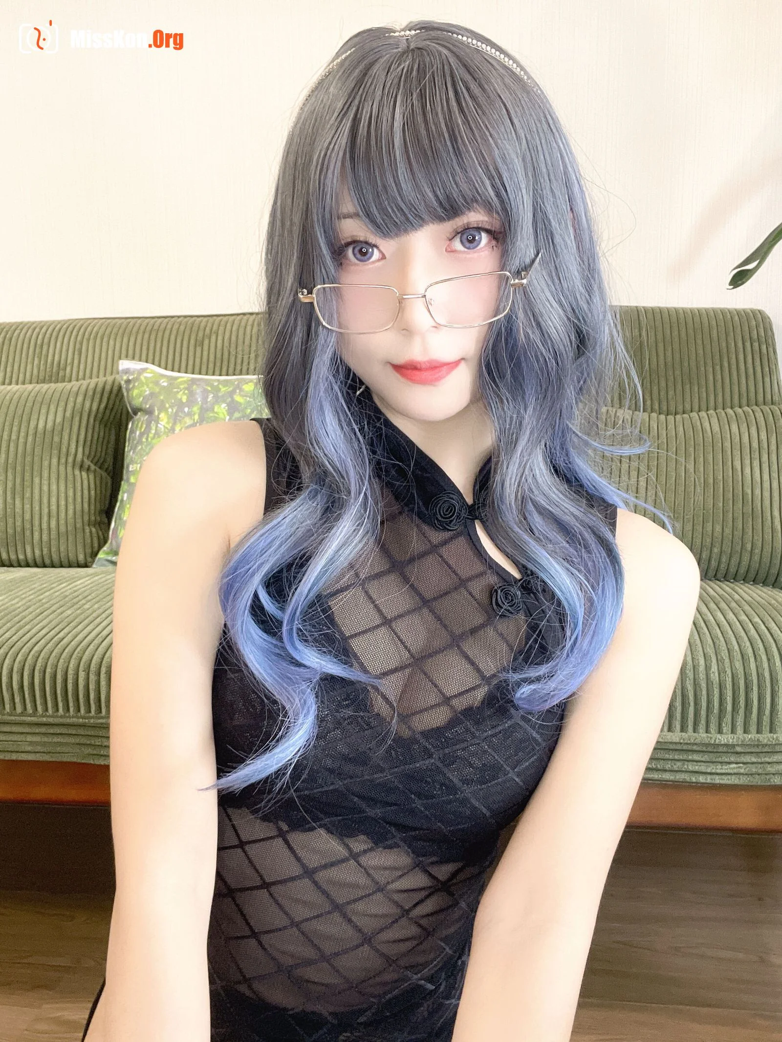 Money is cold: Mesh cheongsam - Photo 17