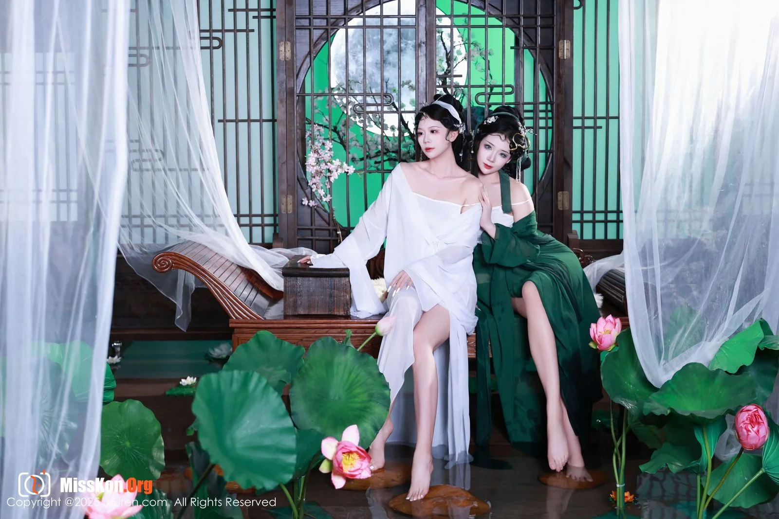 Multiple models - Photo 2