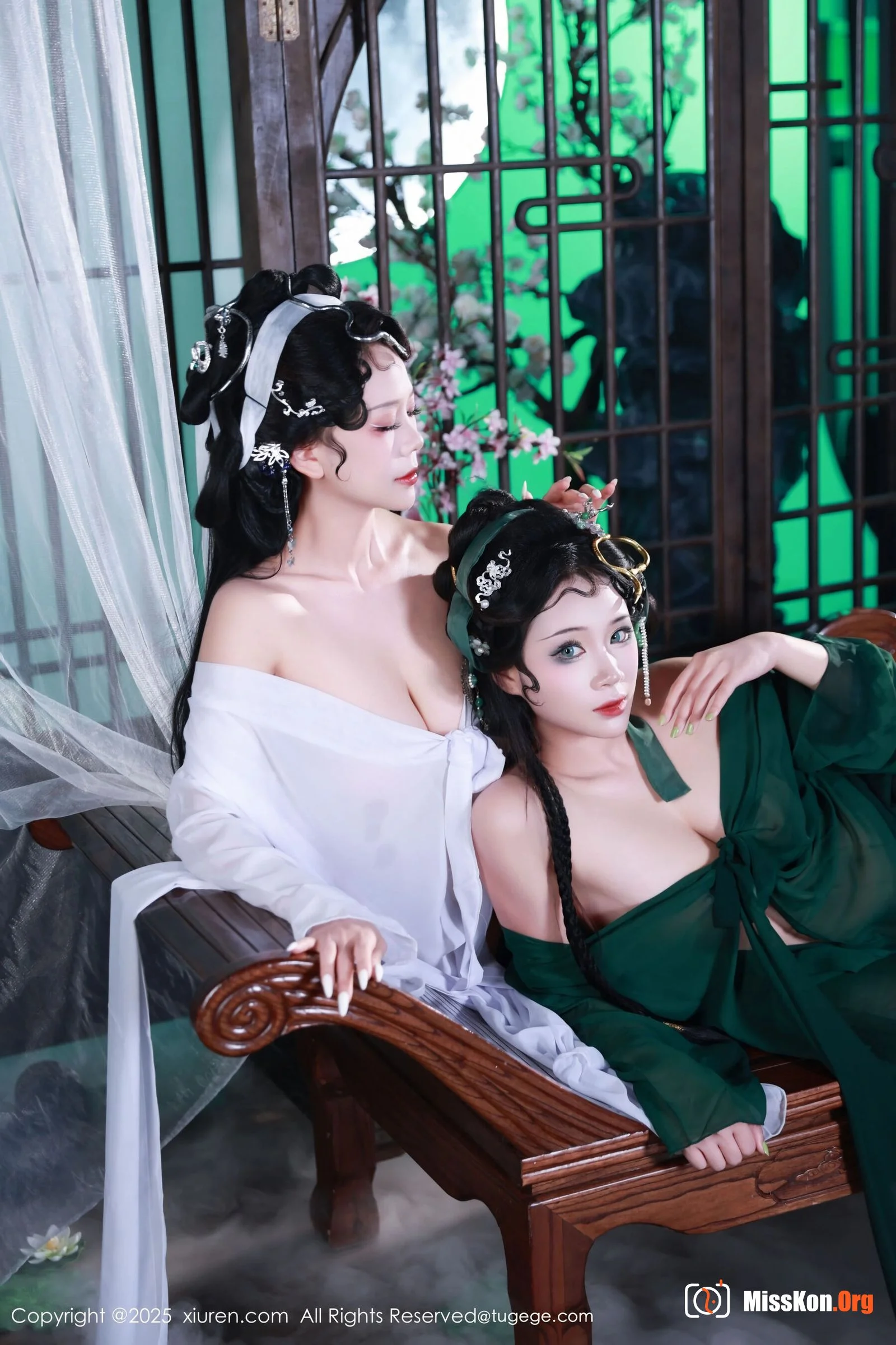 Multiple models - Photo 26