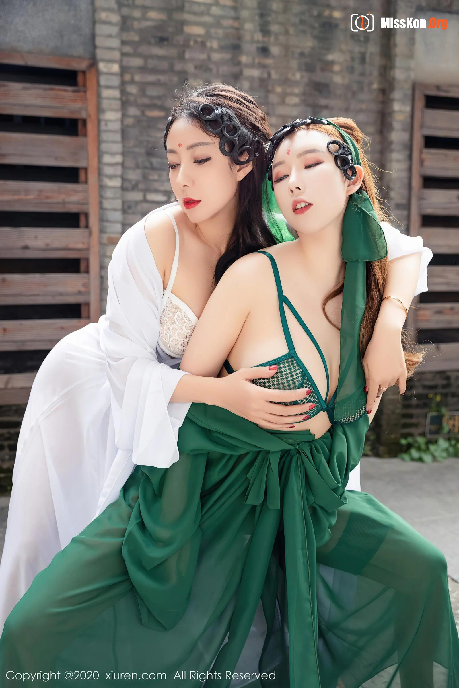 Multiple models - Photo 11