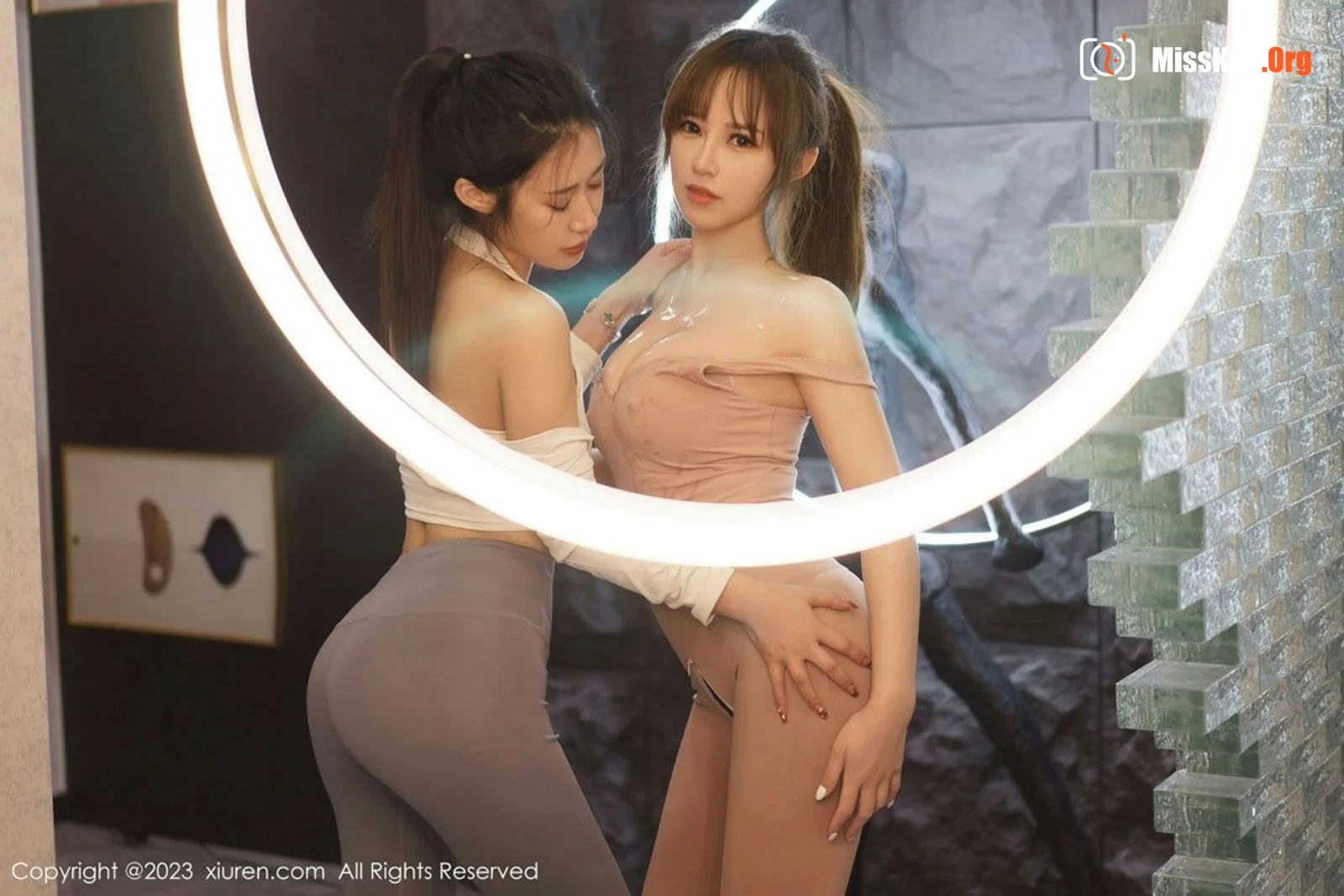 Multiple models - Photo 22
