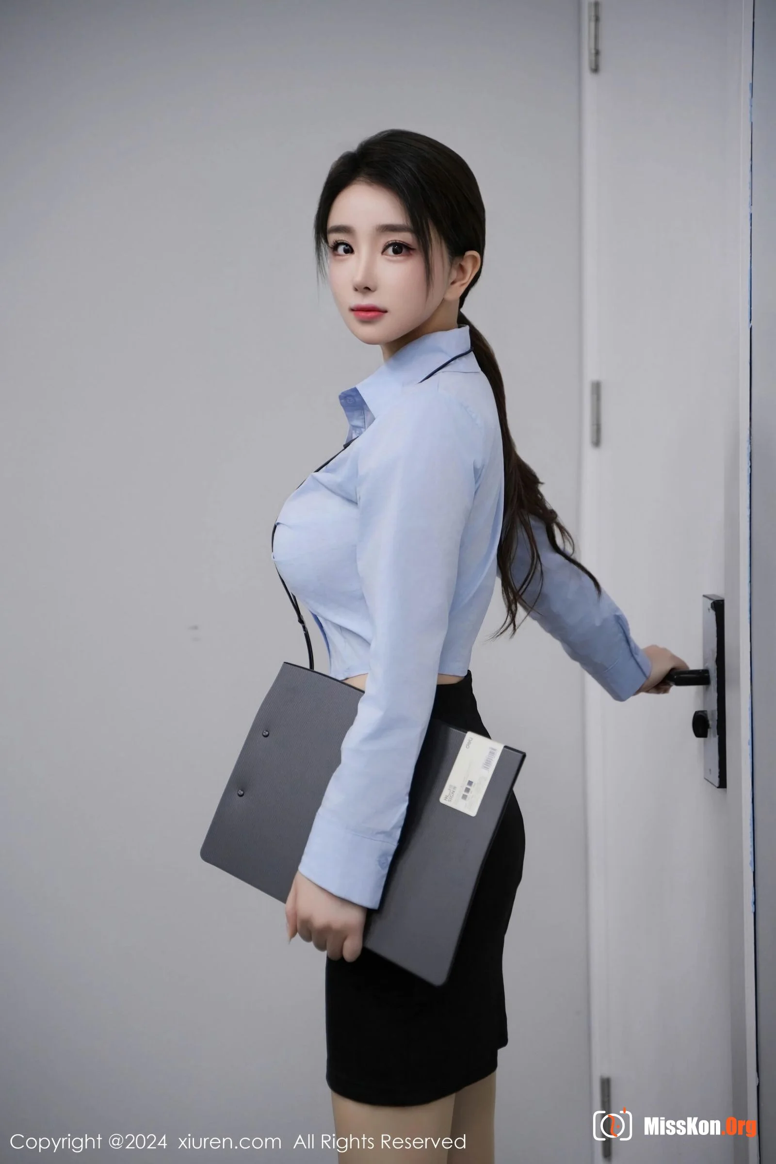 Multiple models - Photo 2