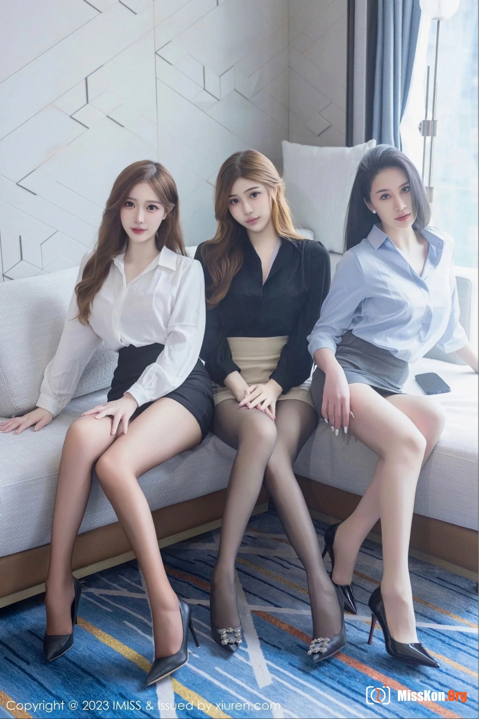 Multiple models - Photo 3