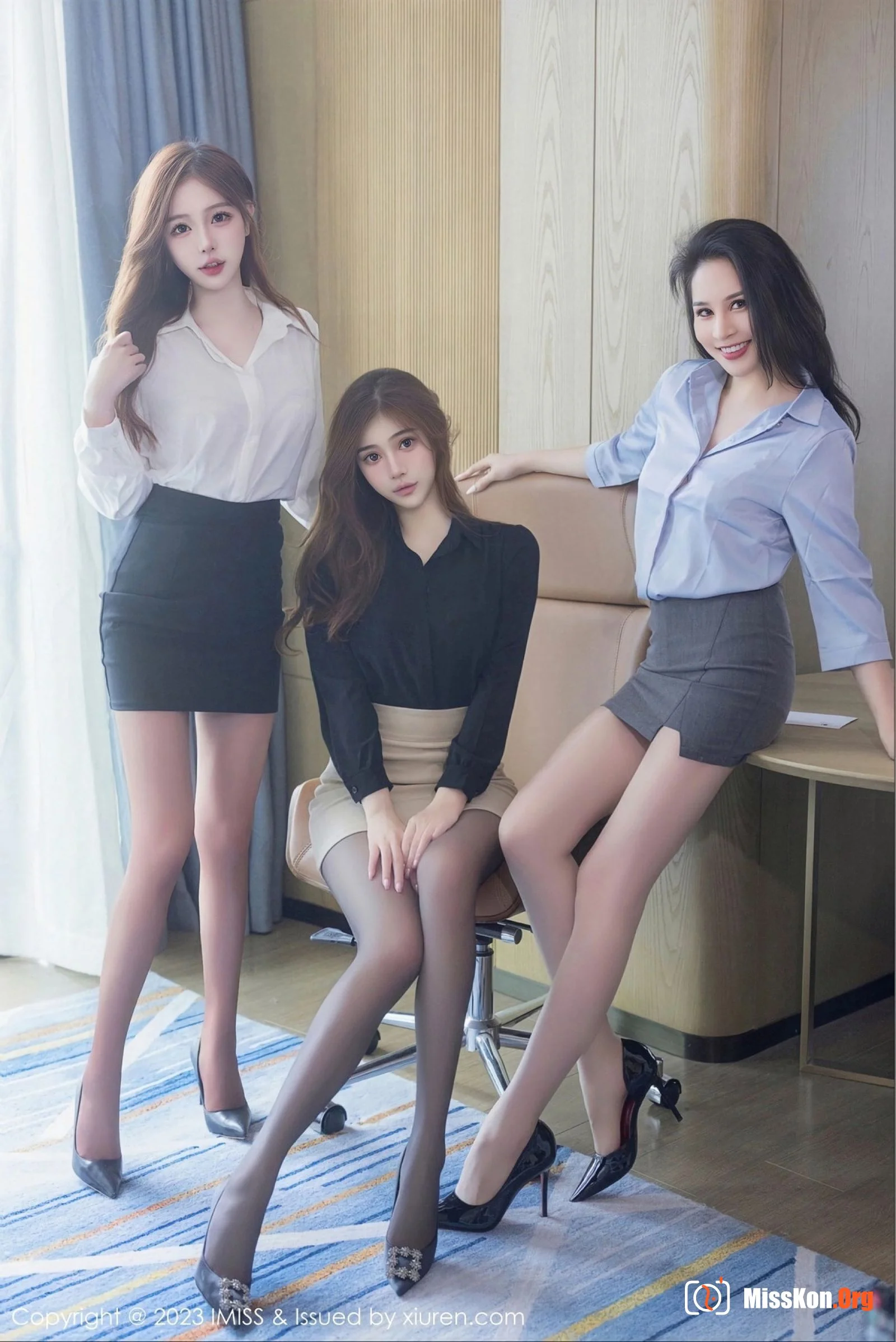 Multiple models - Photo 6