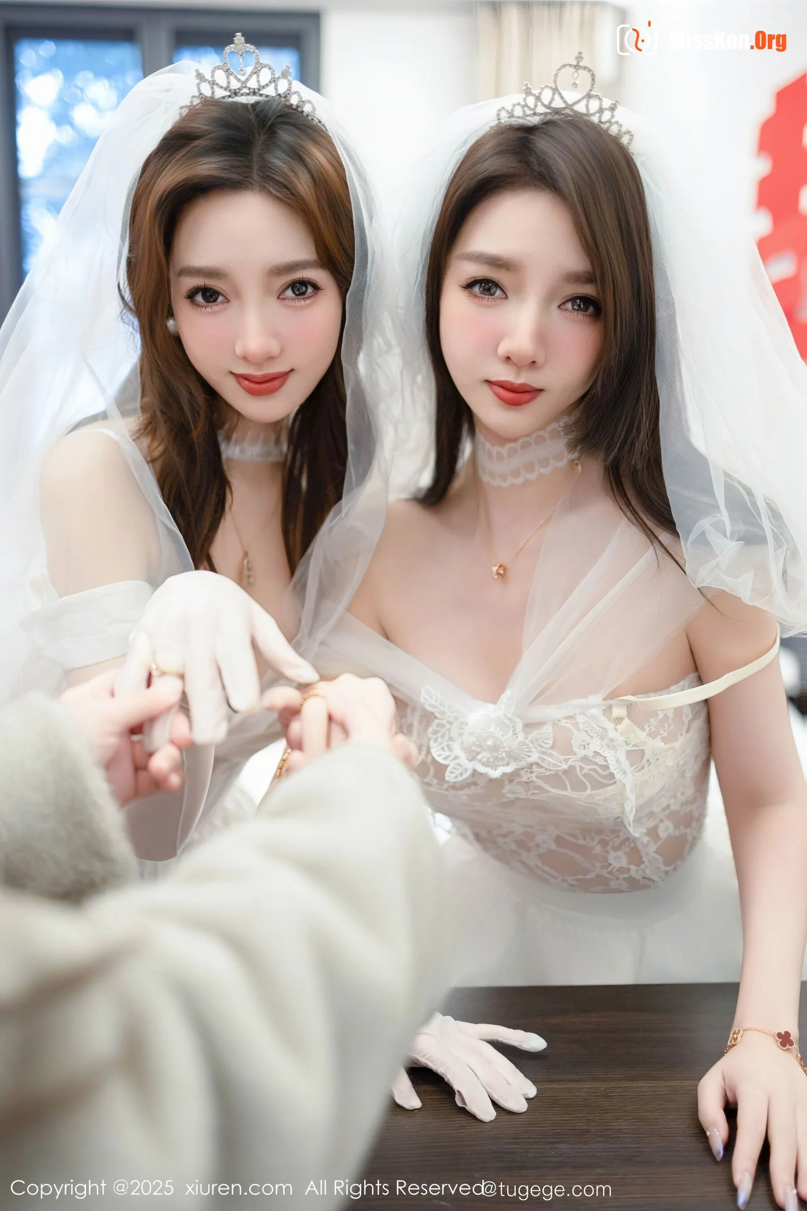 Multiple models - Photo 8