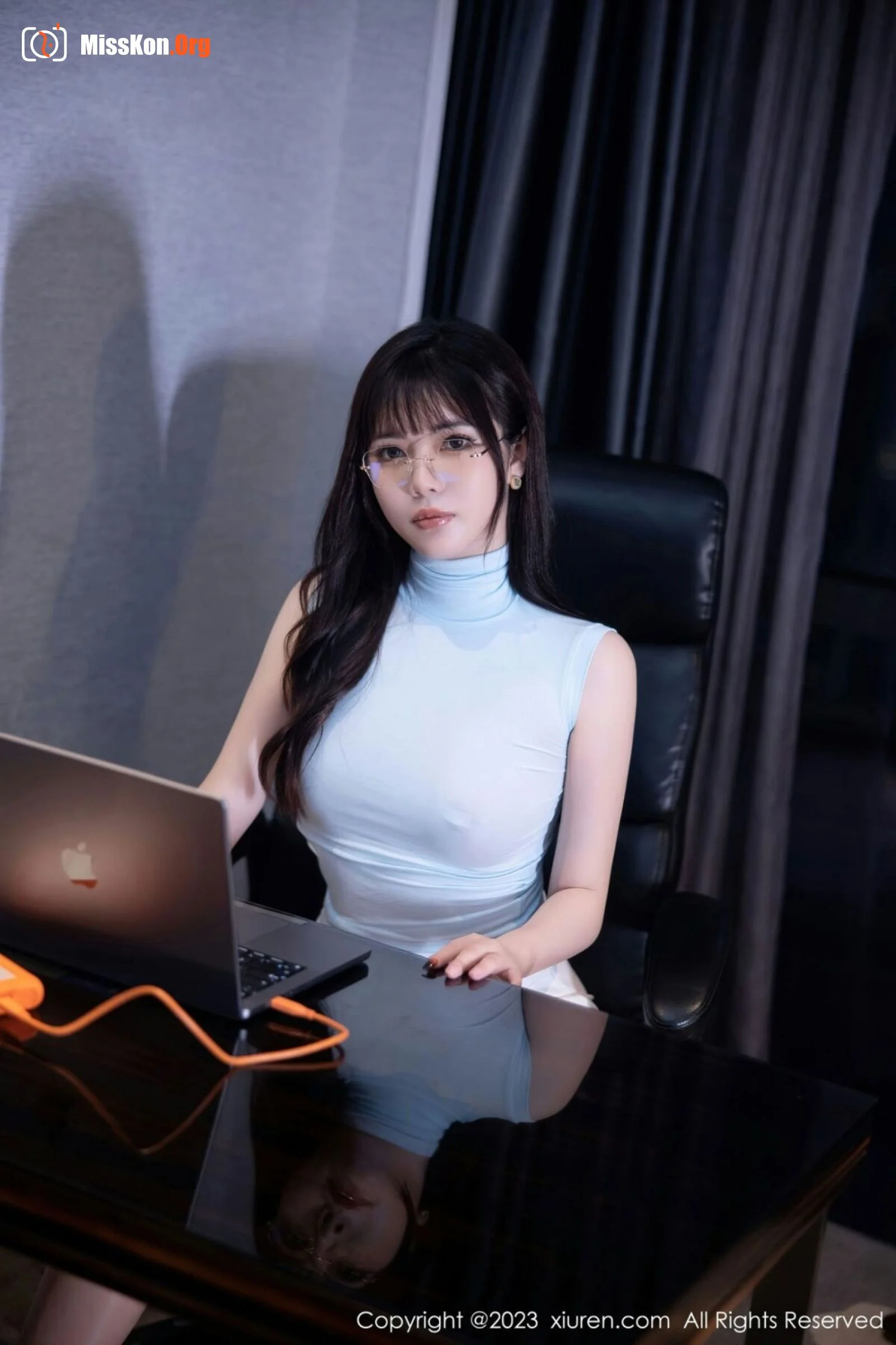 Multiple models - Photo 3