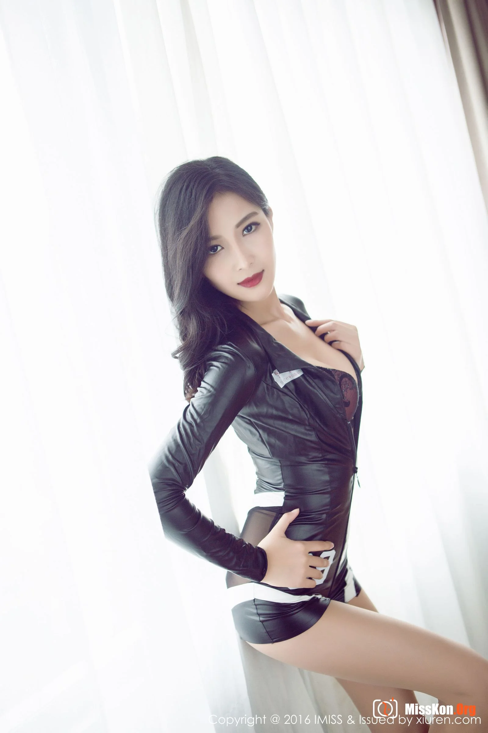 Multiple models - Photo 12