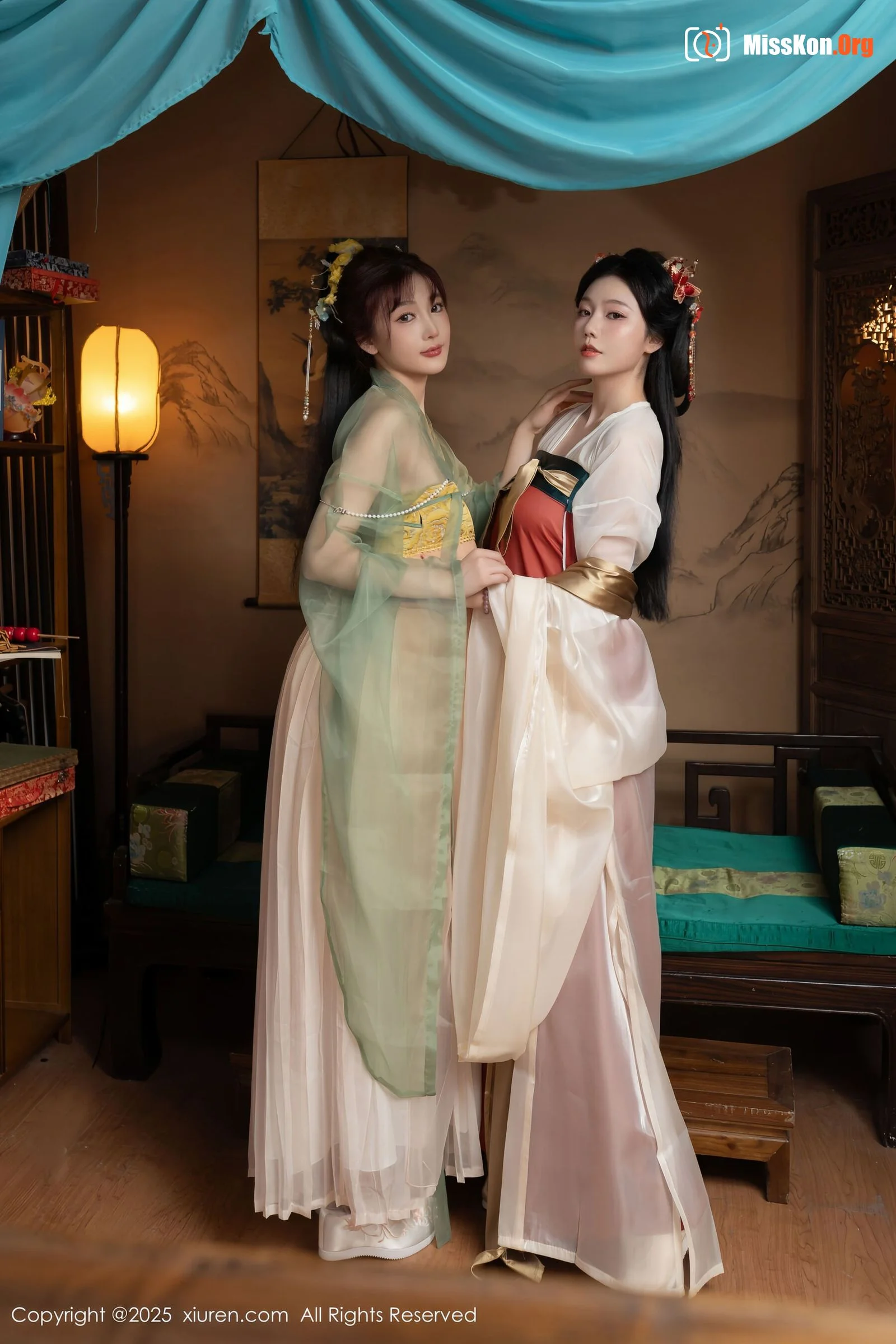 Multiple models - Photo 28