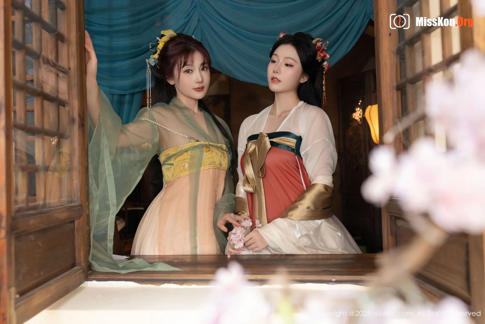 Multiple models - Photo 36