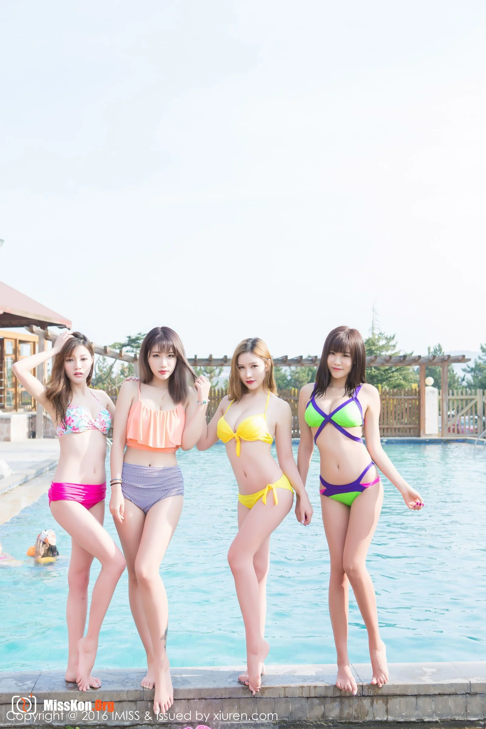 Multiple models - Photo 23
