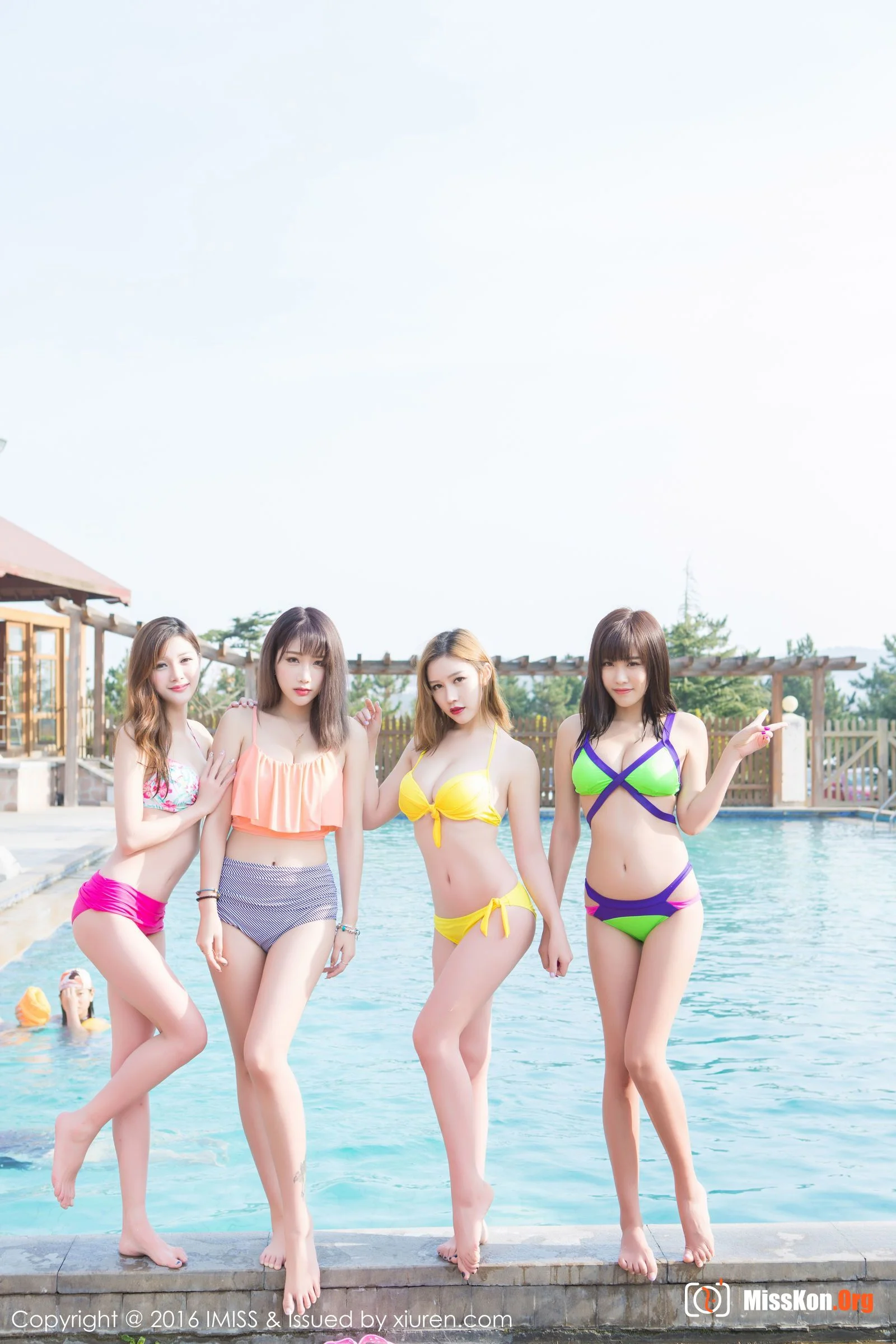 Multiple models - Photo 24