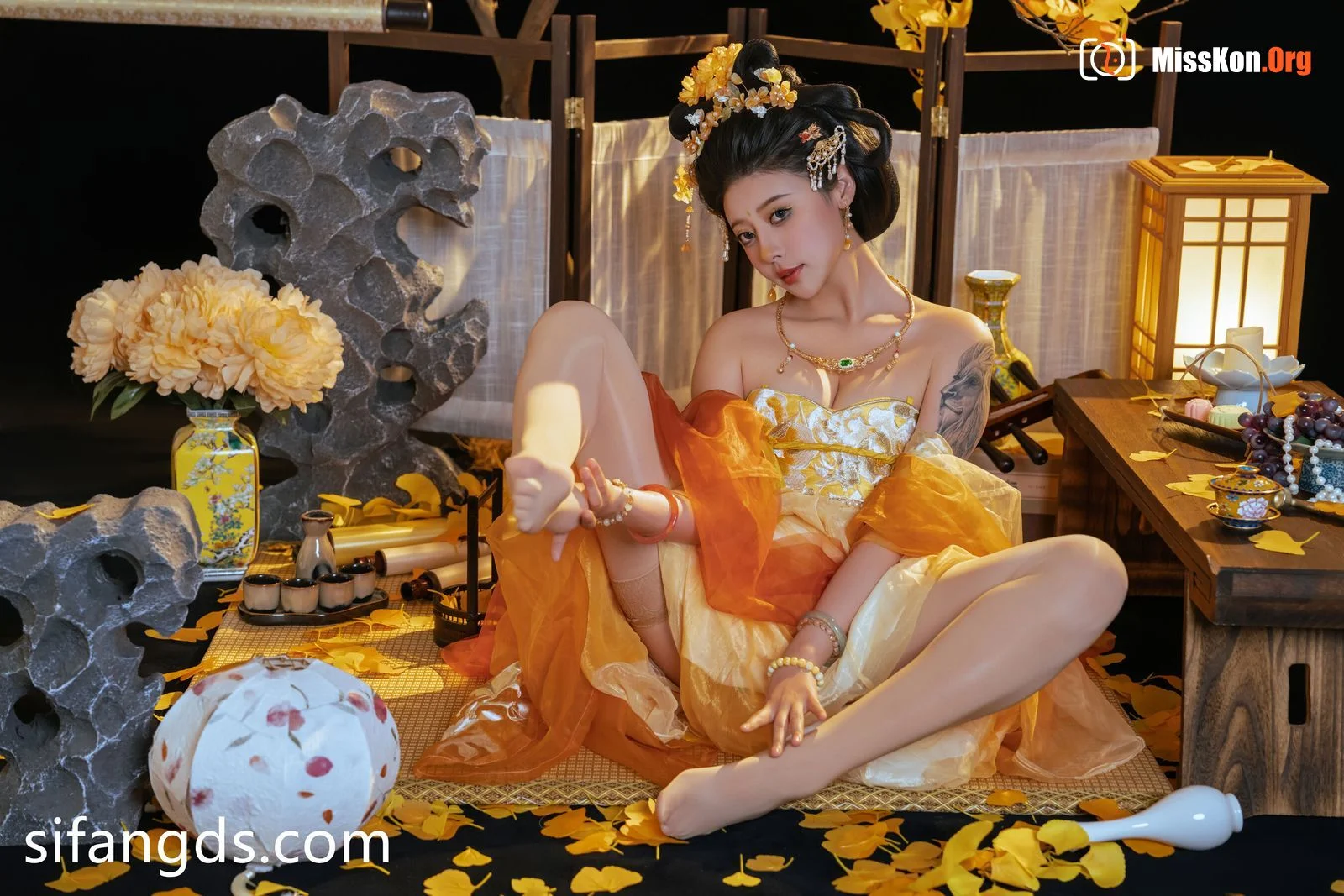 Nahi sauce nice: Gold Letter to the Moon - Photo 15