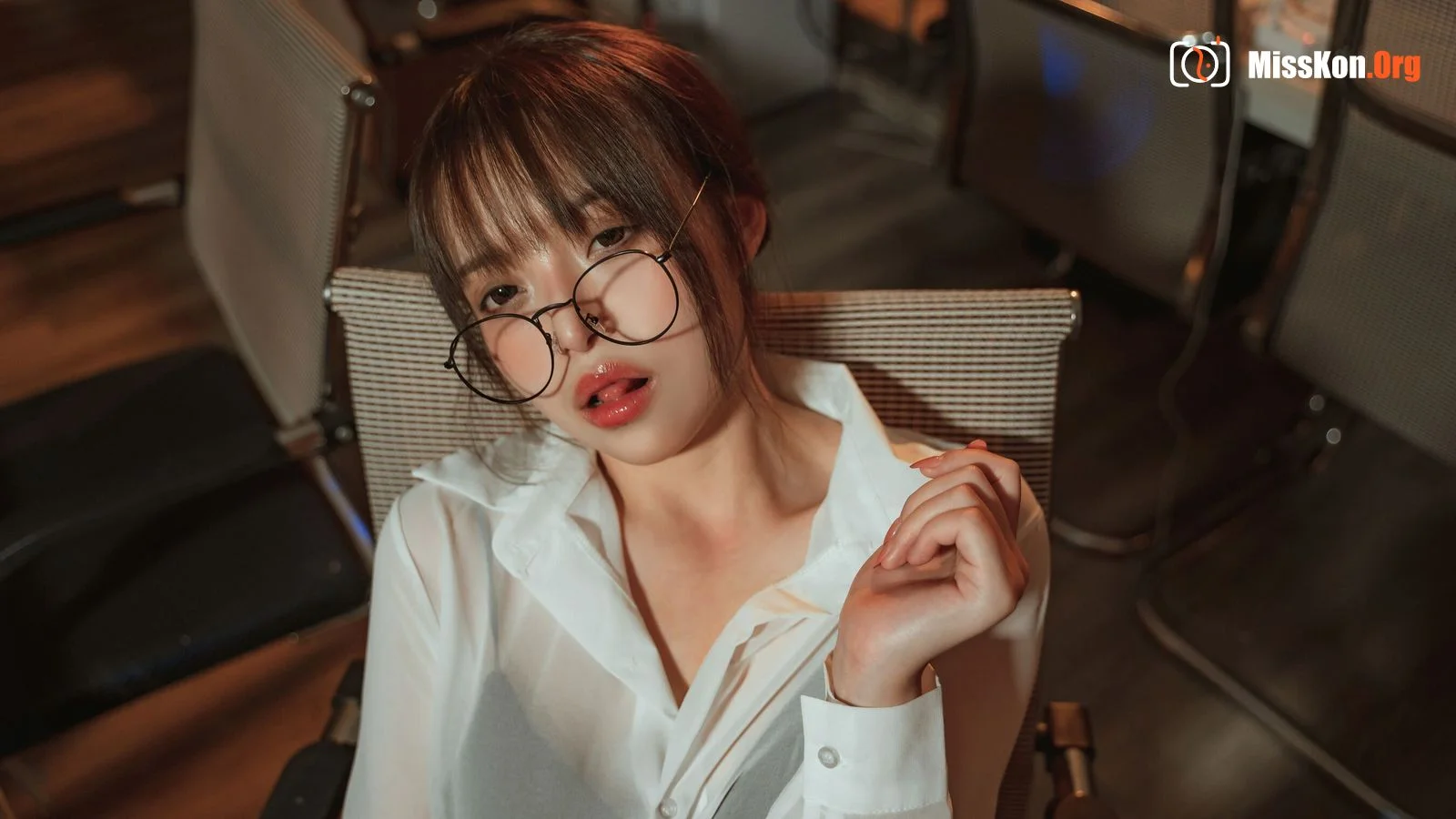 Nainai Rabbit: Office OL Desire Teacher - Photo 19