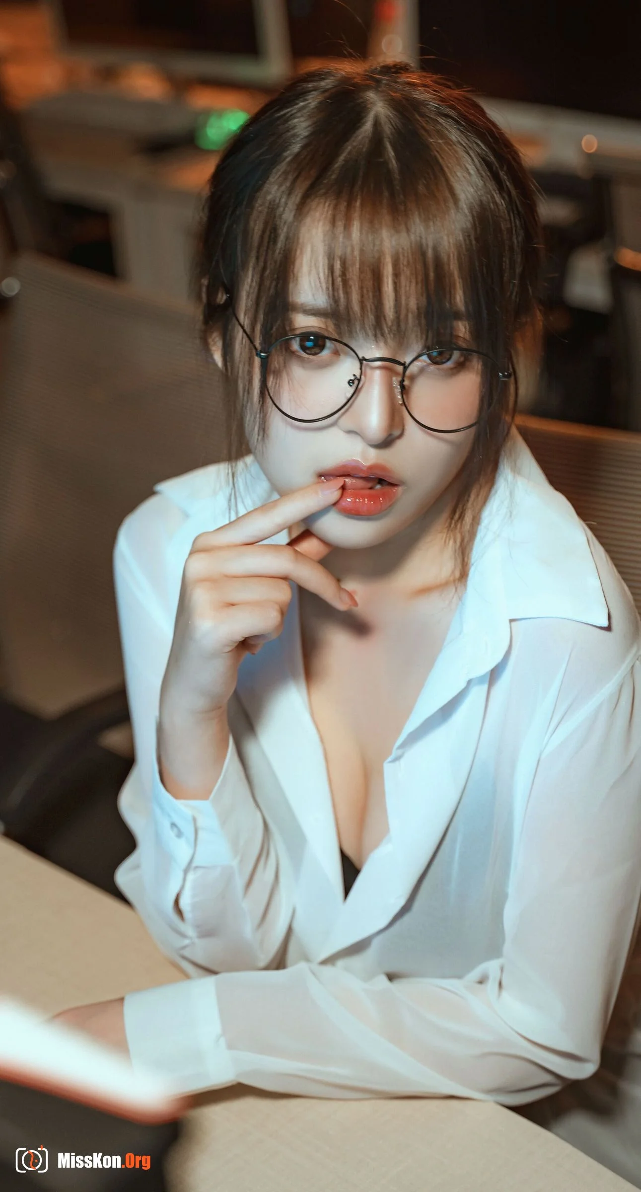 Nainai Rabbit: Office OL Desire Teacher - Photo 3