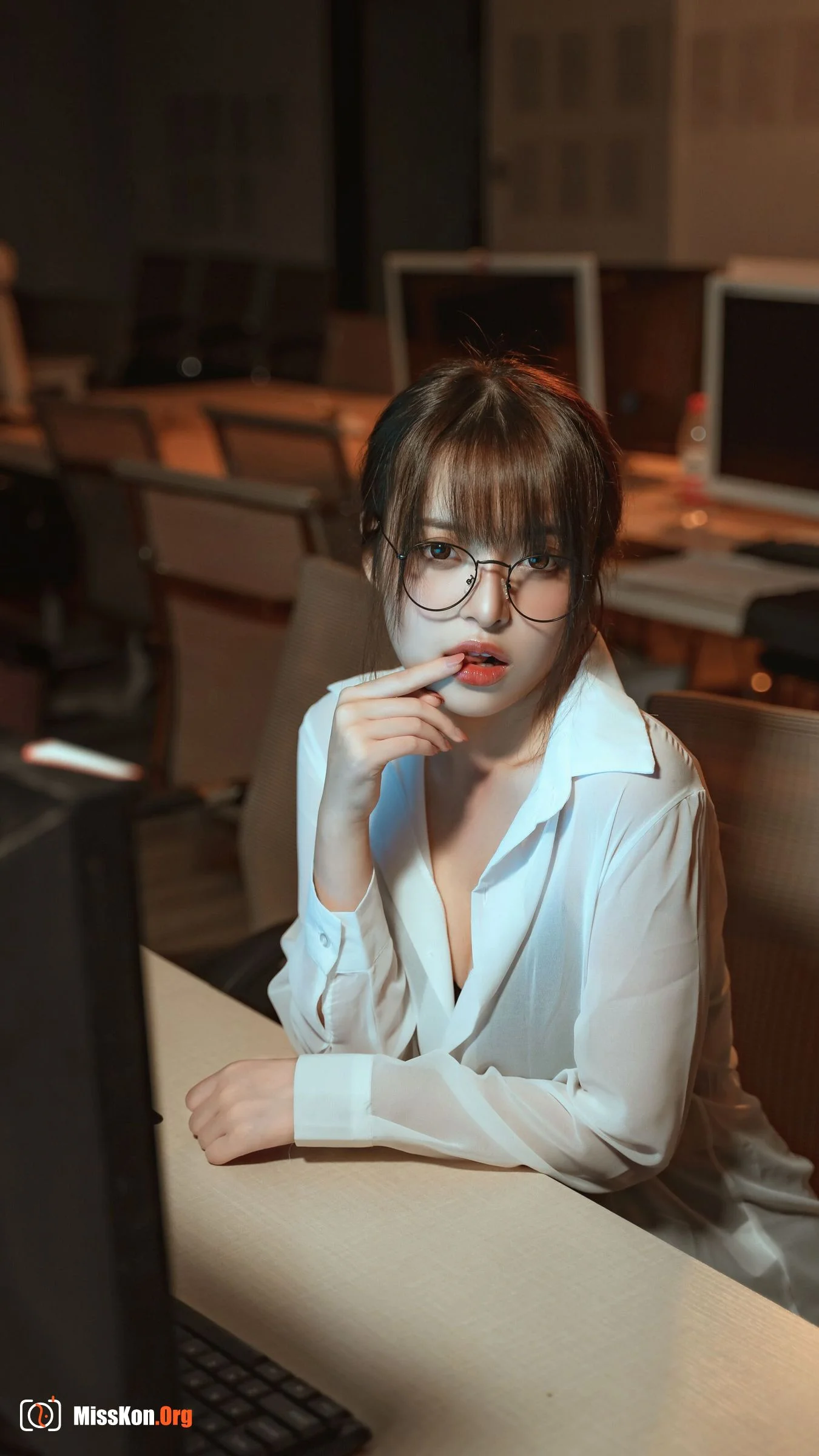 Nainai Rabbit: Office OL Desire Teacher - Photo 4