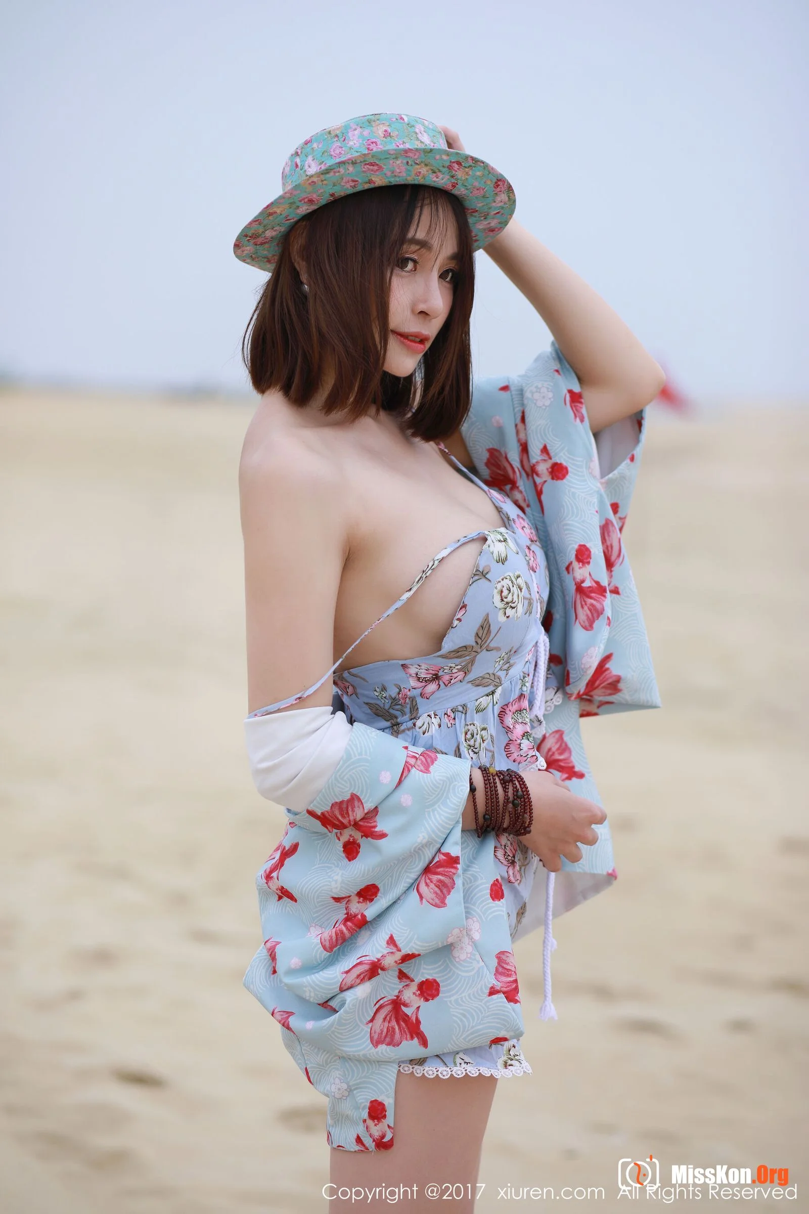 Nana Fox - Photo 2
