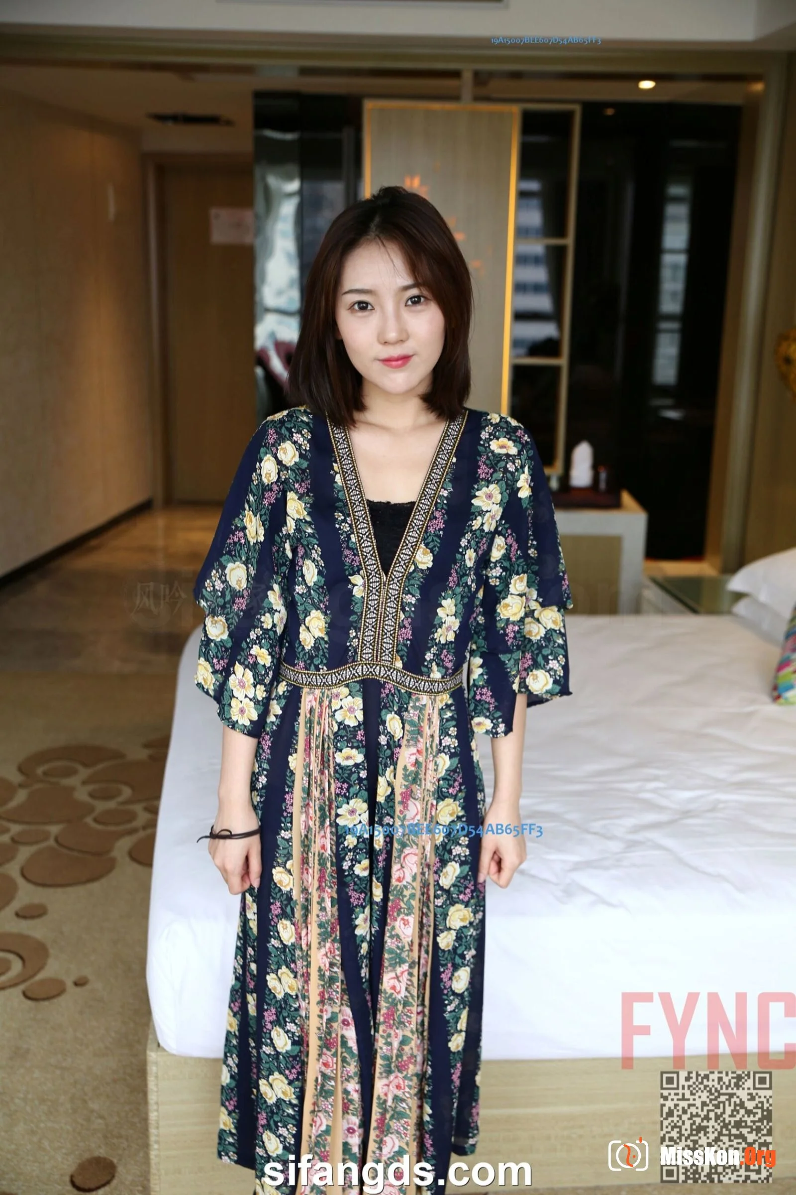 National model Yuanyuan's large-scale human body private photo set (2019-04-06) - Photo 2