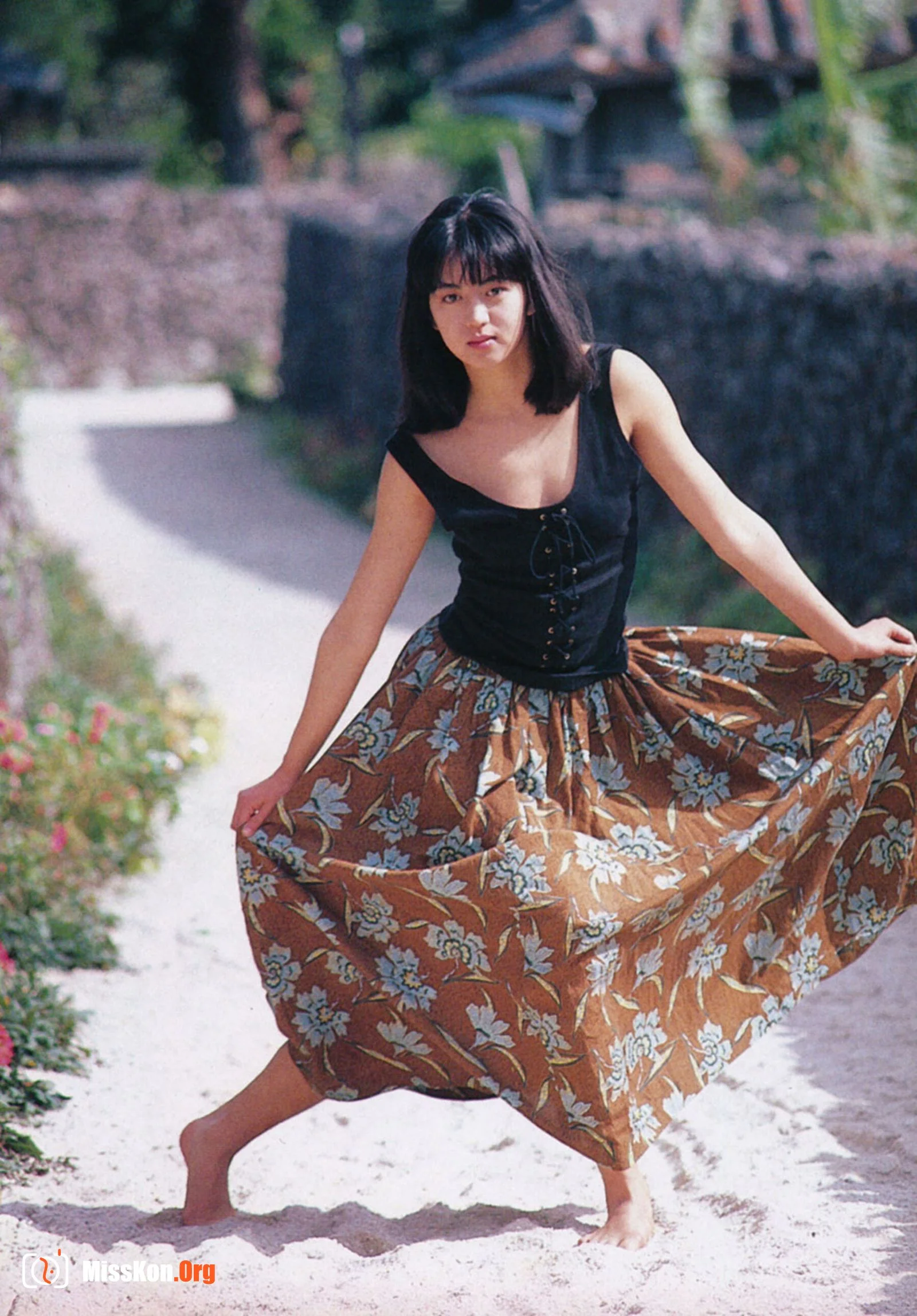Natsuko Yamamoto & Isako Washio: Isako's Summer. Natsuko's Winter (1986-05-20) - Photo 12