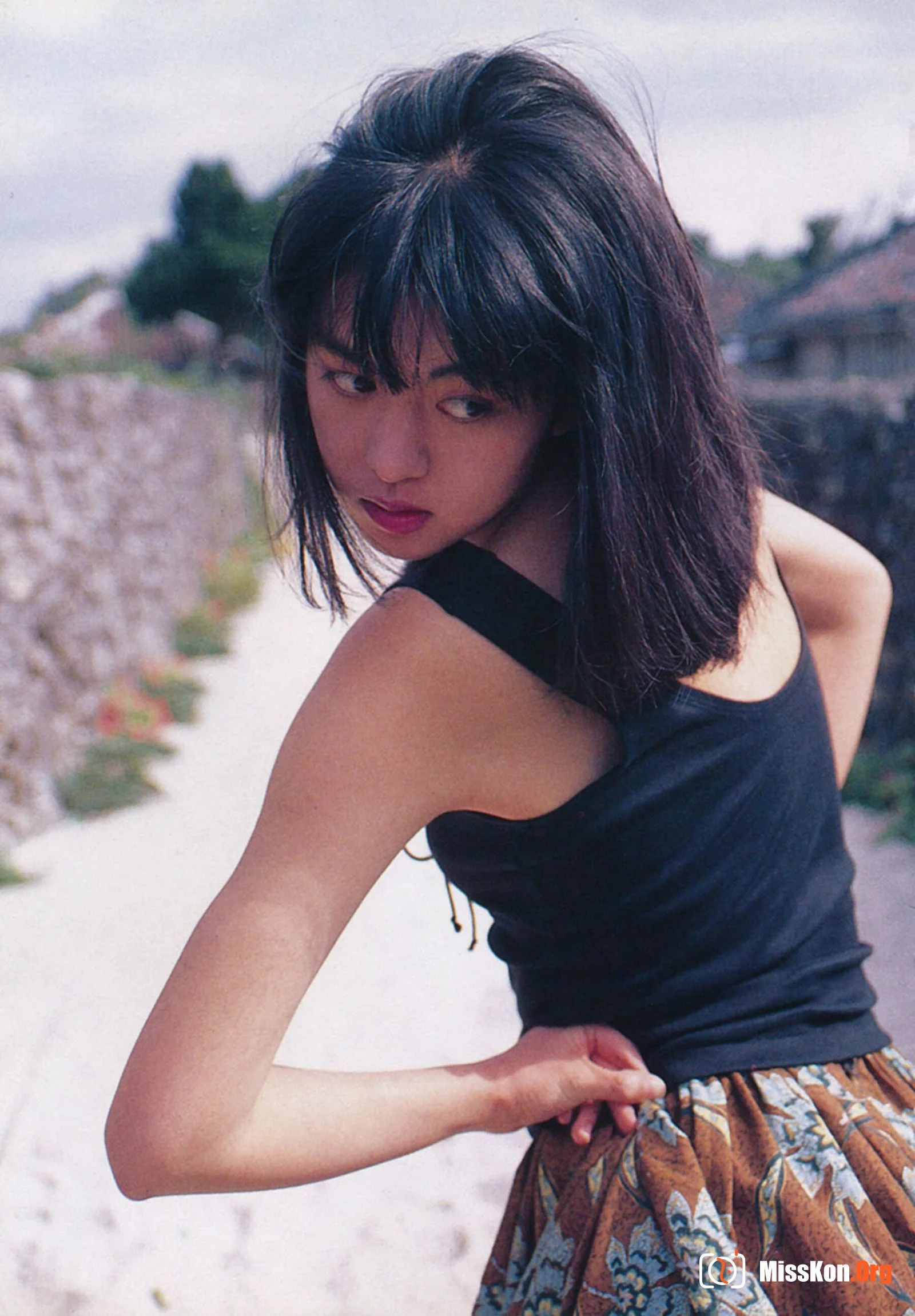 Natsuko Yamamoto & Isako Washio: Isako's Summer. Natsuko's Winter (1986-05-20) - Photo 13