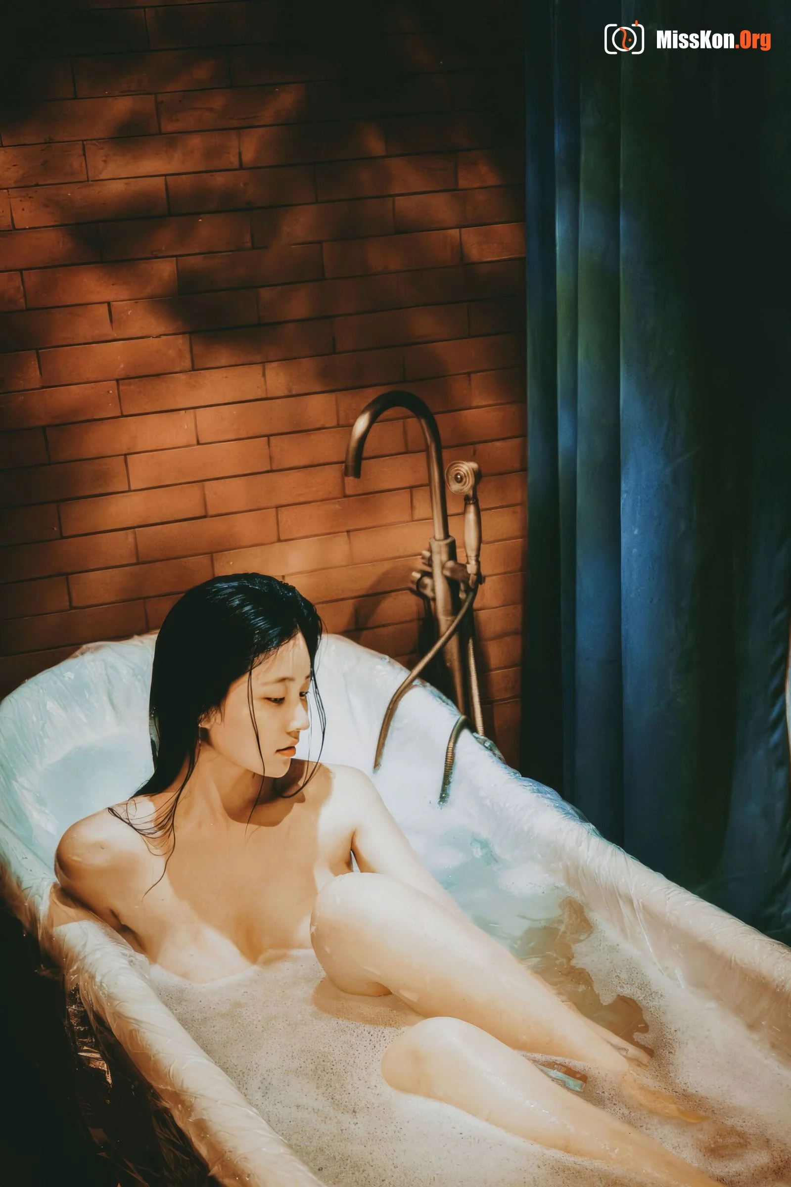 Nian Nian: Bathing - Photo 2