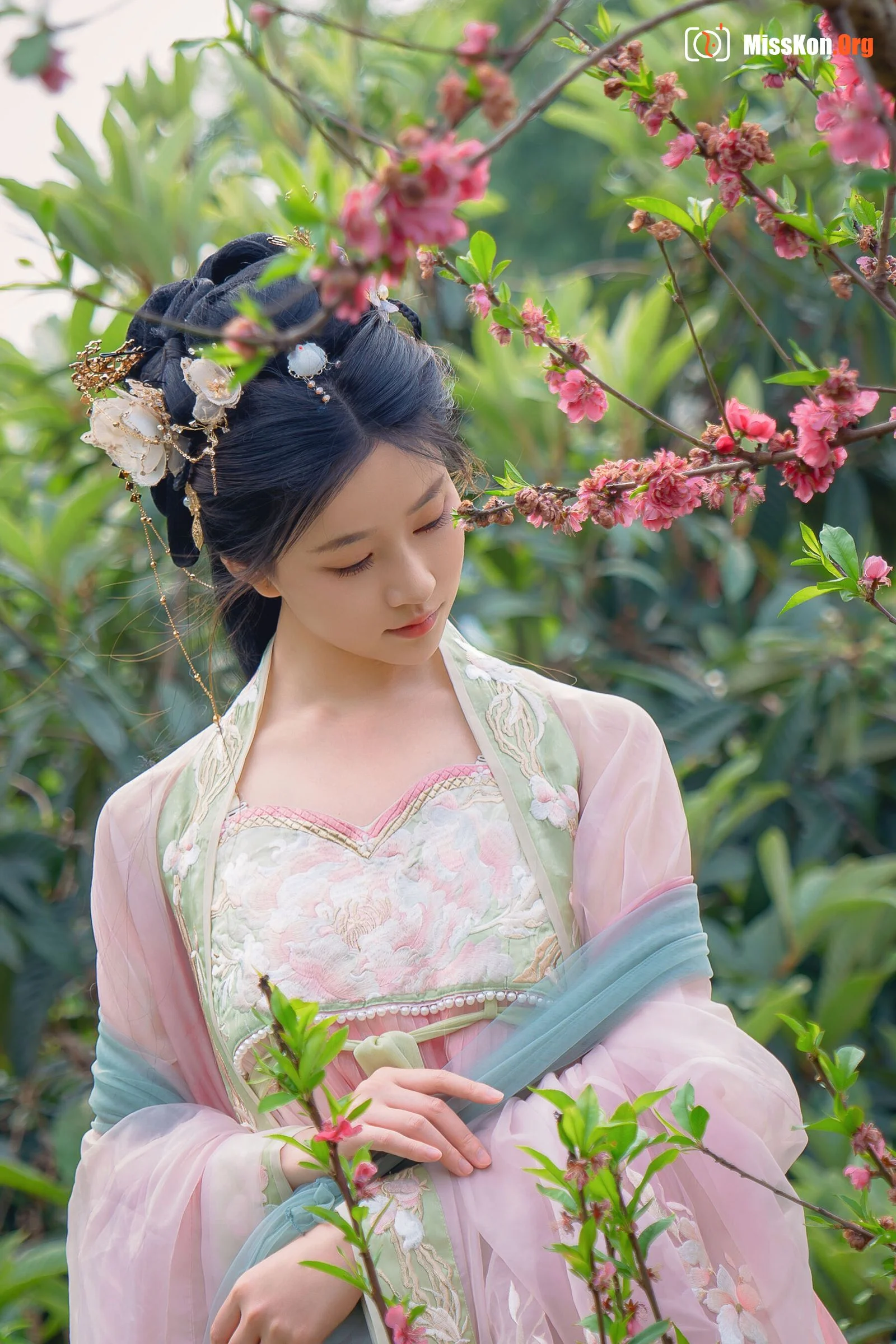 Nian Nian: Begonia - Photo 2