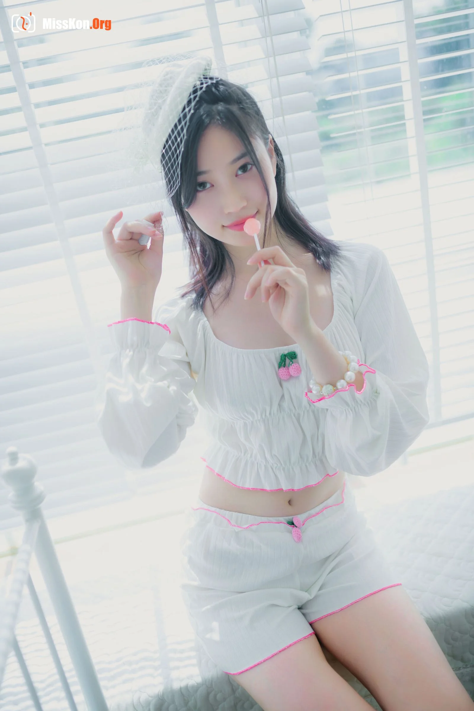 Nian Nian: Girl who loves lollipops - Photo 9