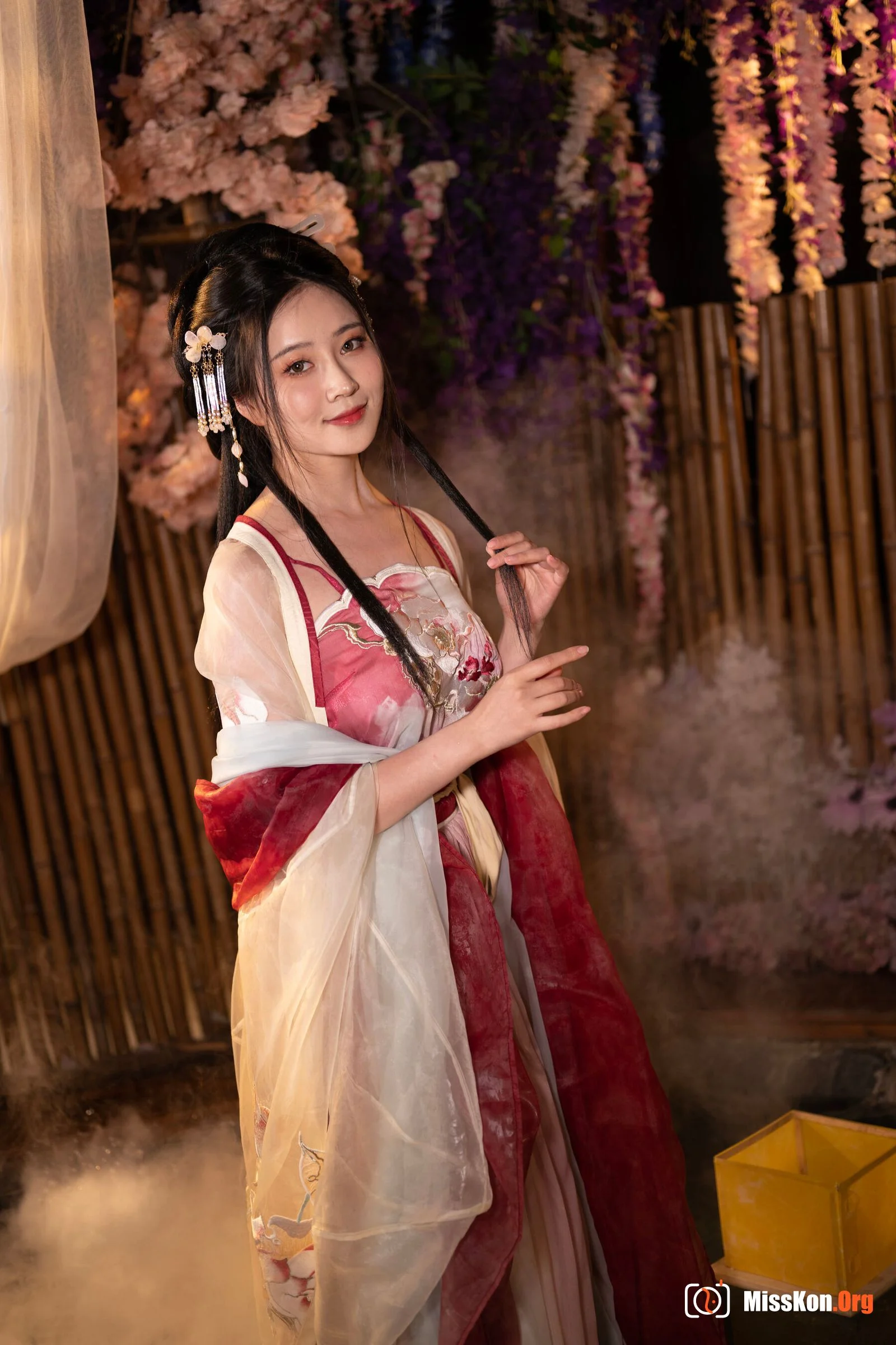 Nian Nian: Lotus flower emerging from water - Photo 13
