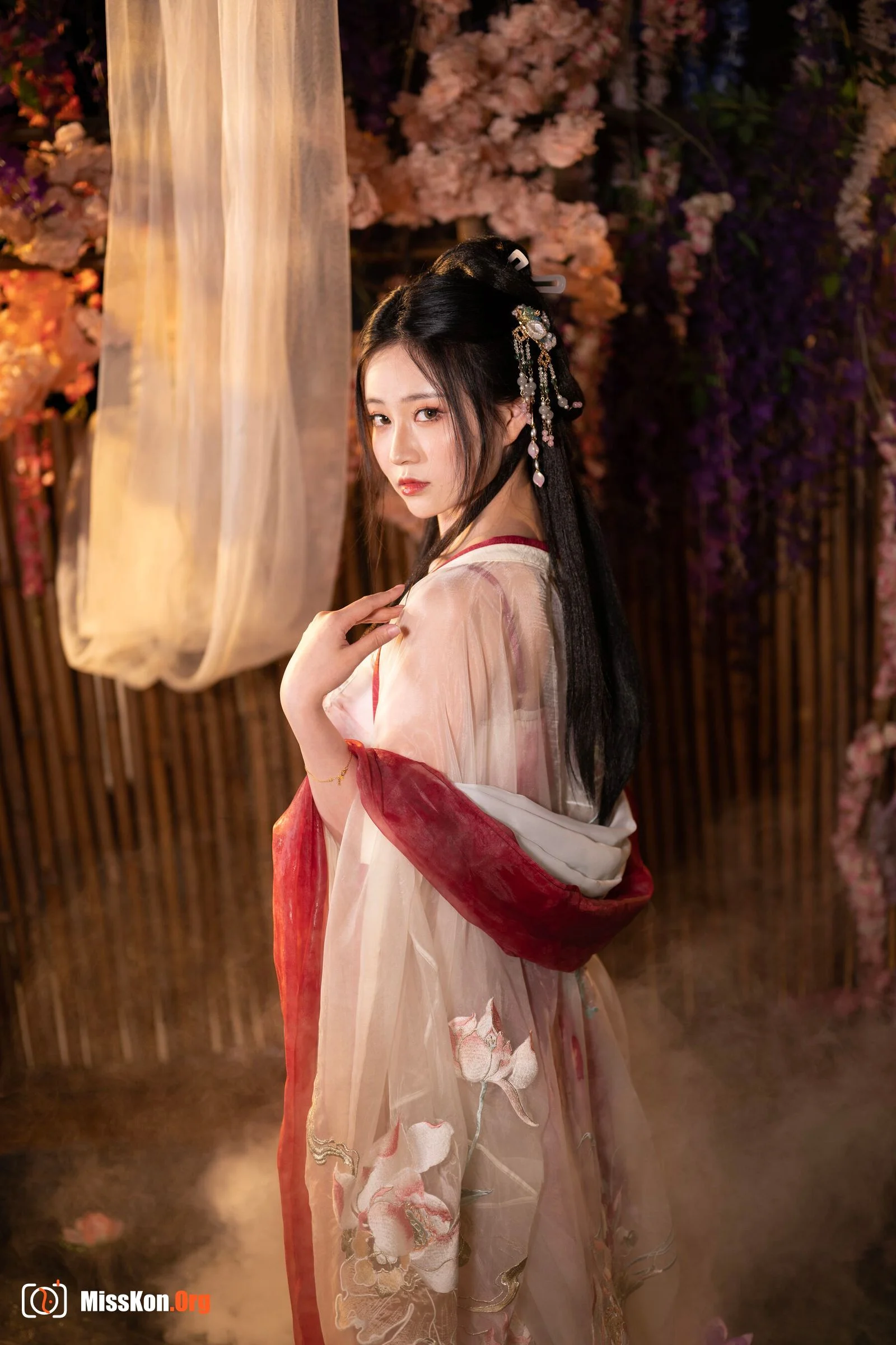 Nian Nian: Lotus flower emerging from water - Photo 16