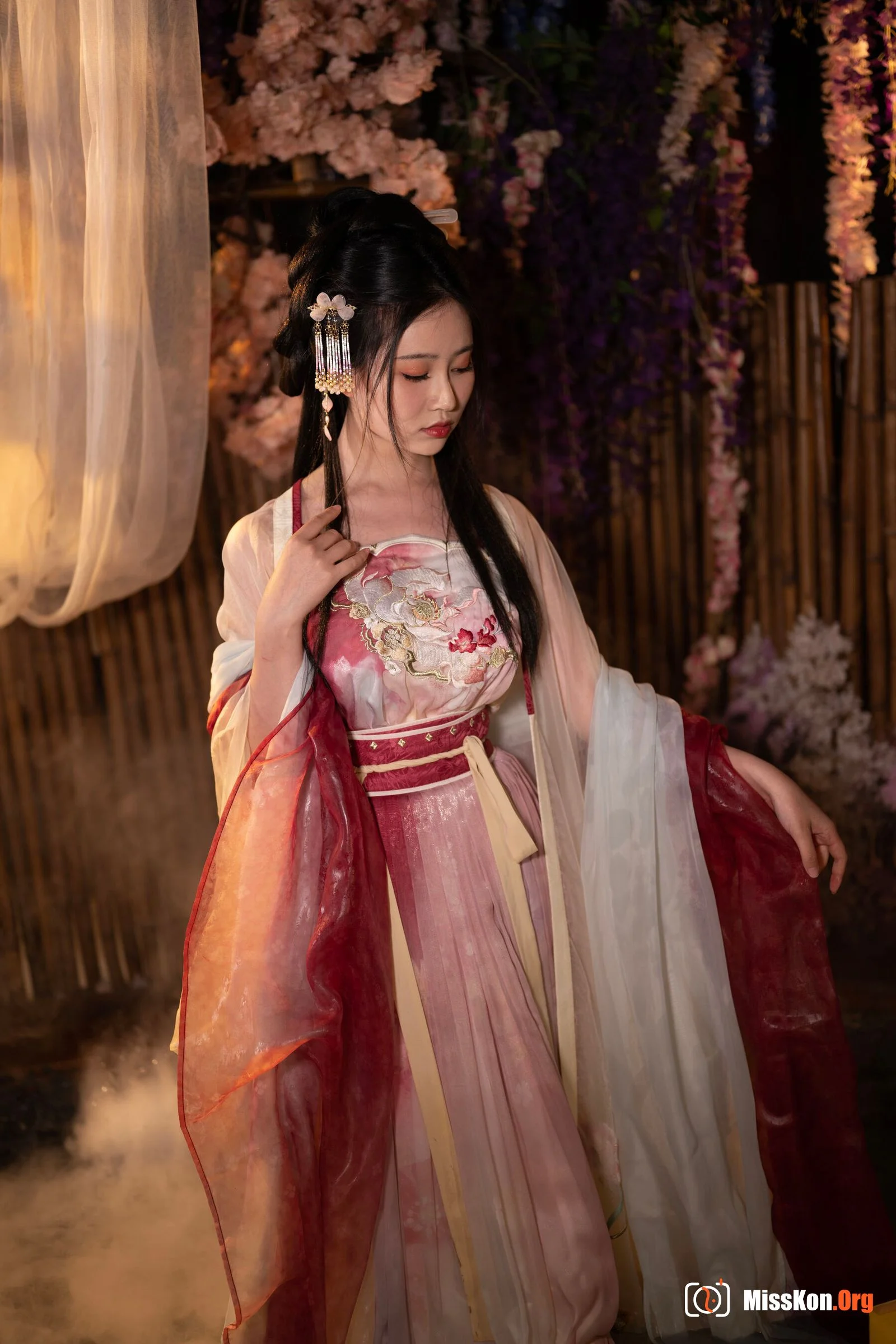 Nian Nian: Lotus flower emerging from water - Photo 8