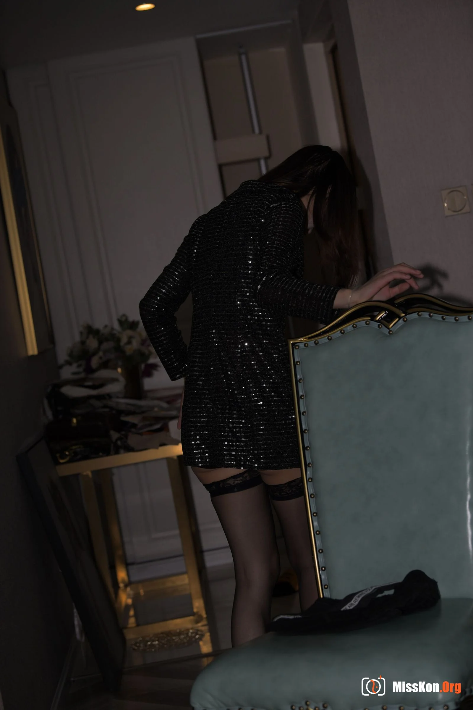 Night black silk beauty (Selected Street Photography: The Beginning) - Photo 7