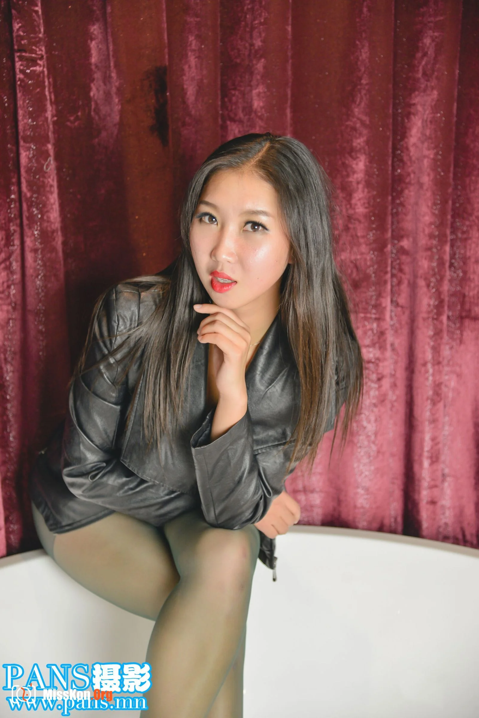 Ning Ning (Nostalgia 019) - Photo 2