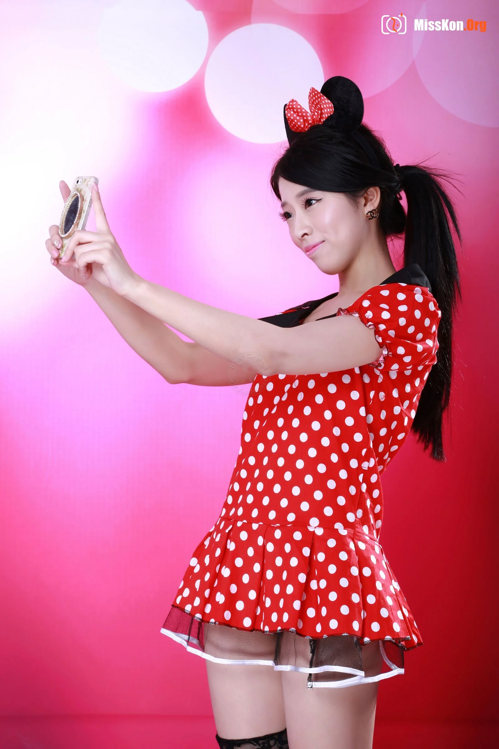 Nude photo set of Chinese model: - Photo 2
