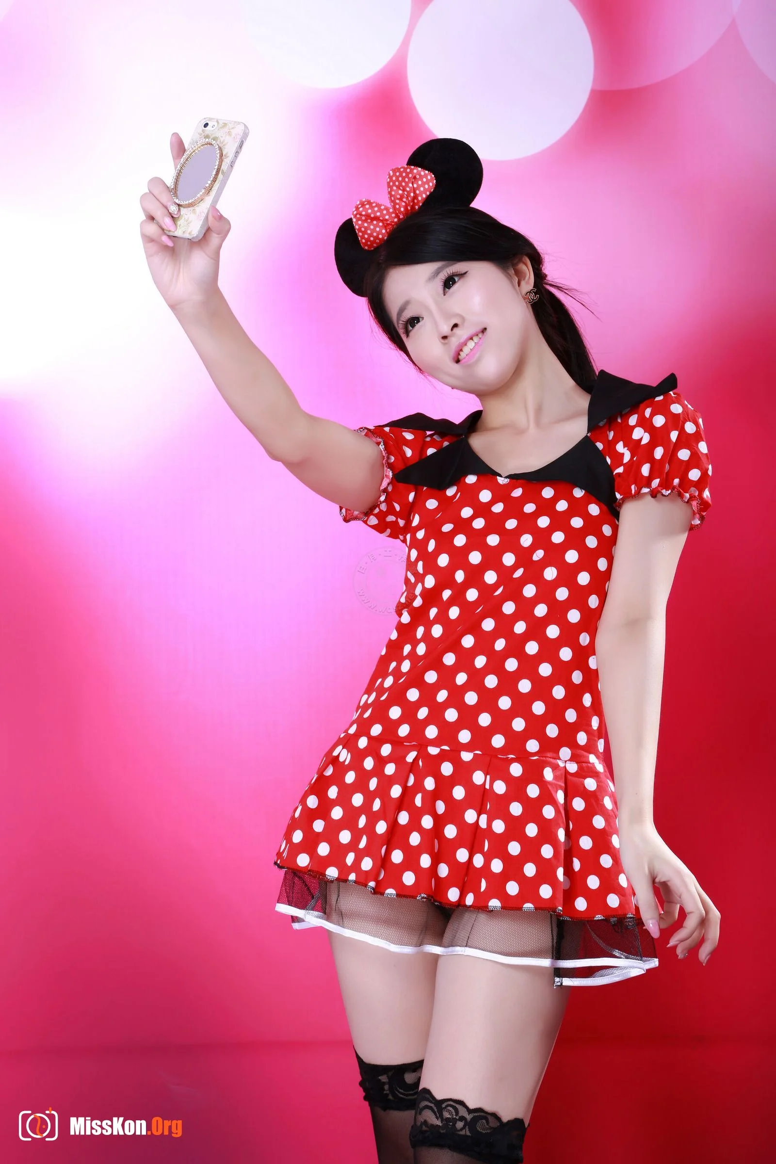 Nude photo set of Chinese model: - Photo 3