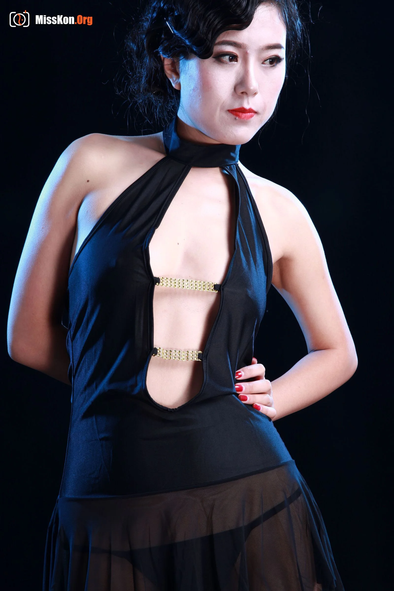 Nude photo set of Chinese model: - Photo 2