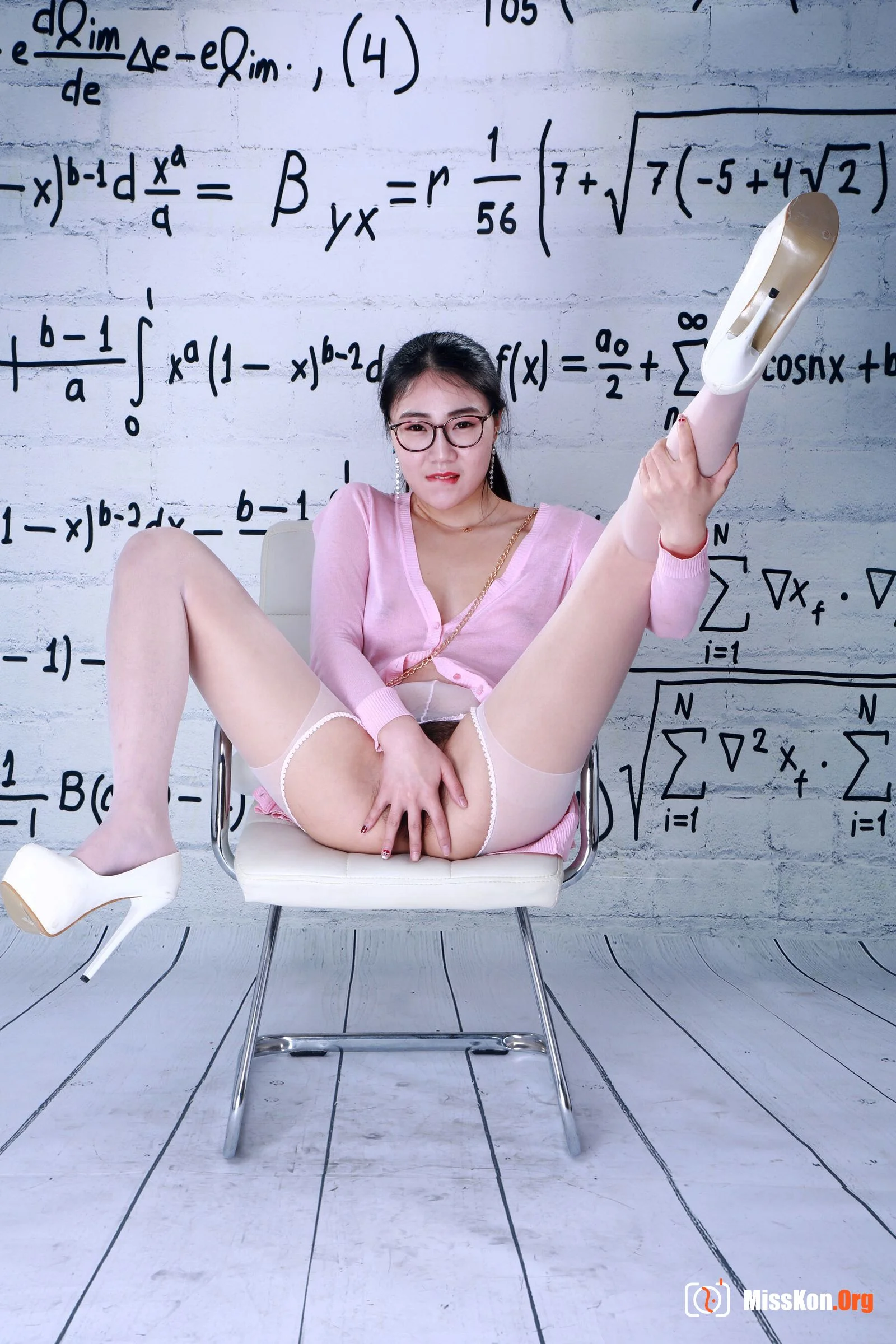 Nude photo set of Chinese model: A core - Photo 6