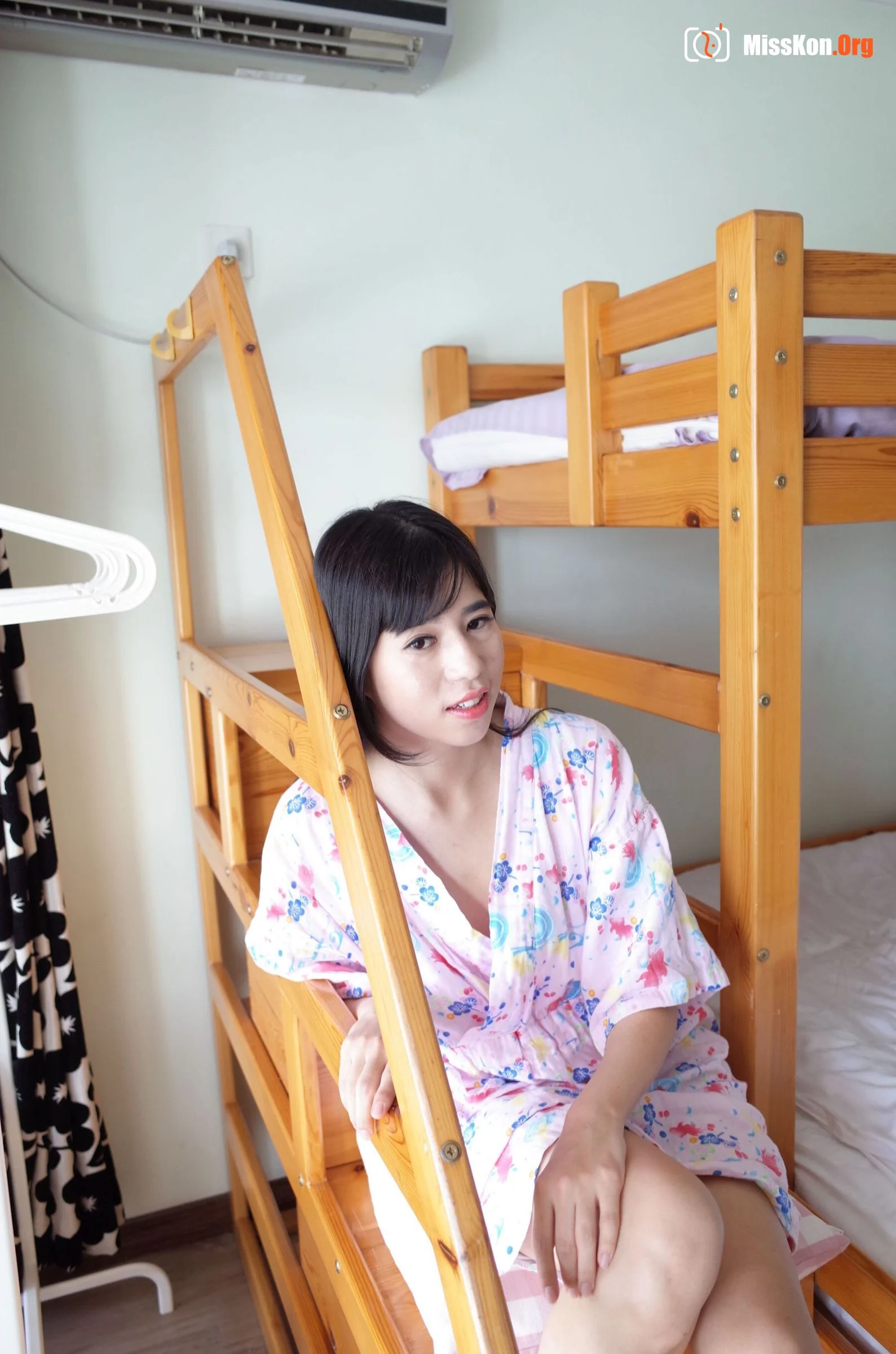Nude photo set of Chinese model: Ai Li Li - Photo 17