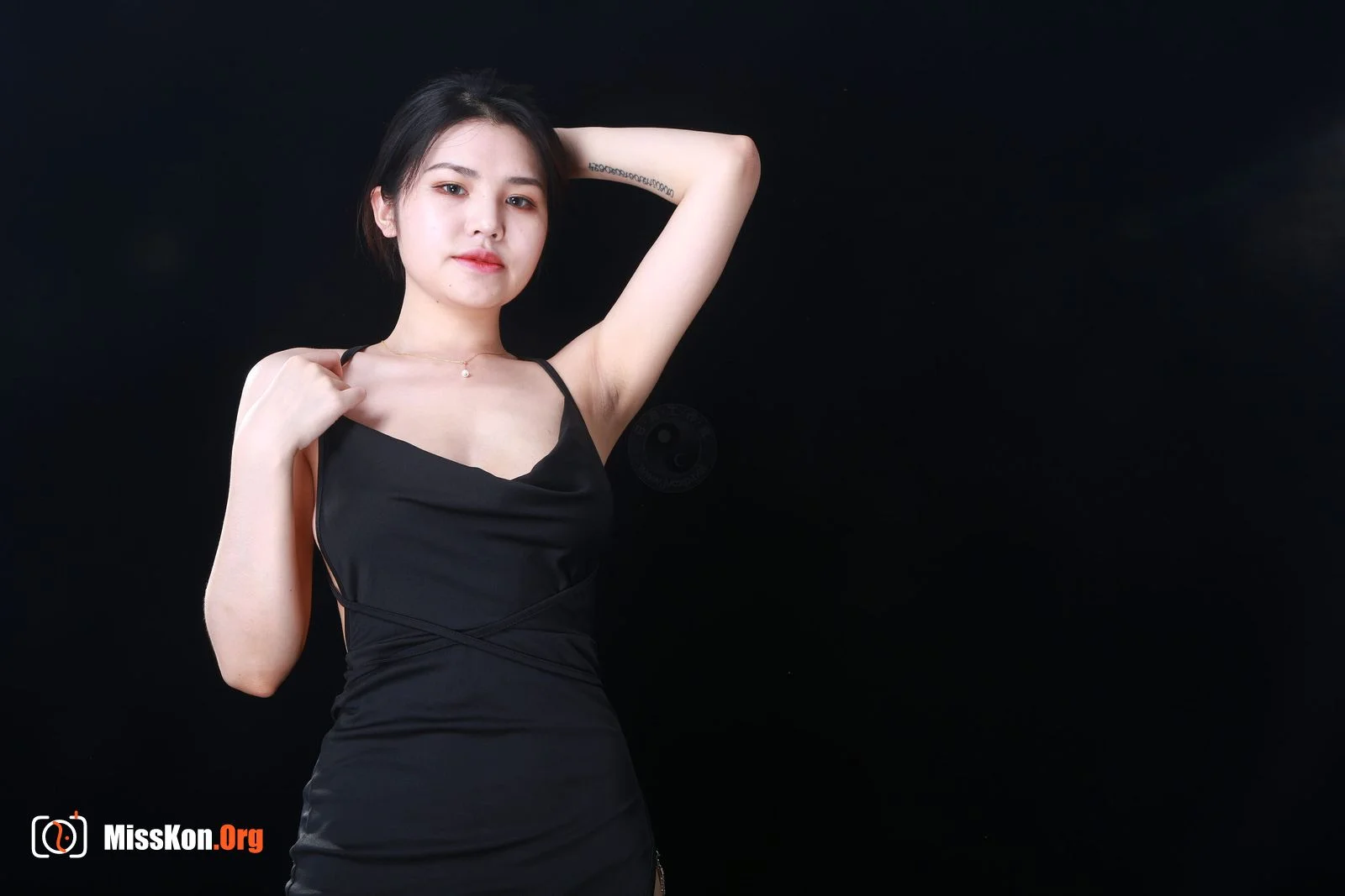 Nude photo set of Chinese model: Alu - Photo 6