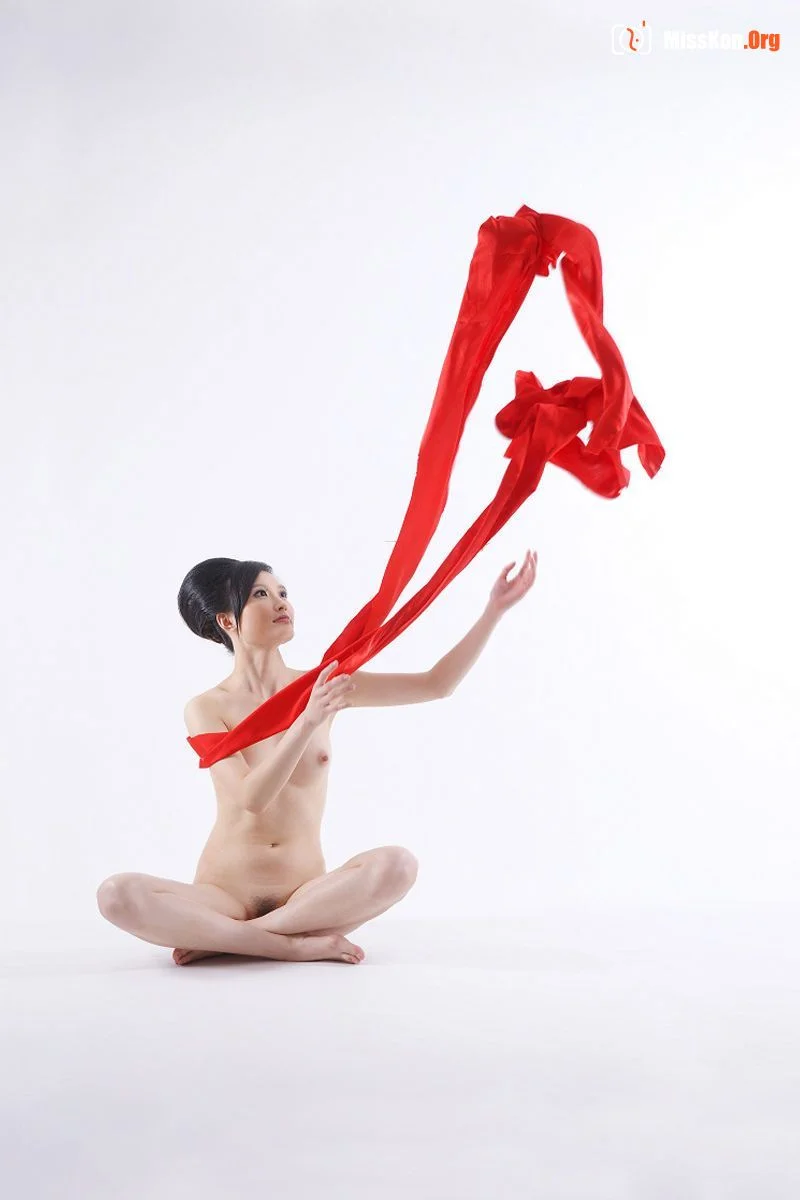 Nude photo set of Chinese model: Ami - Photo 12